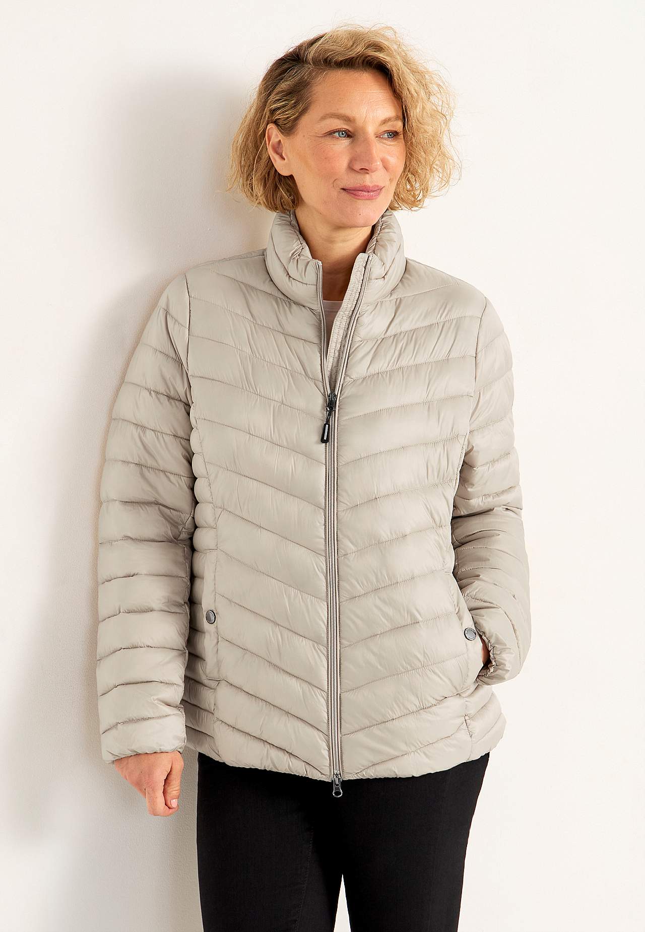 Practical, stylish lightweight jacket