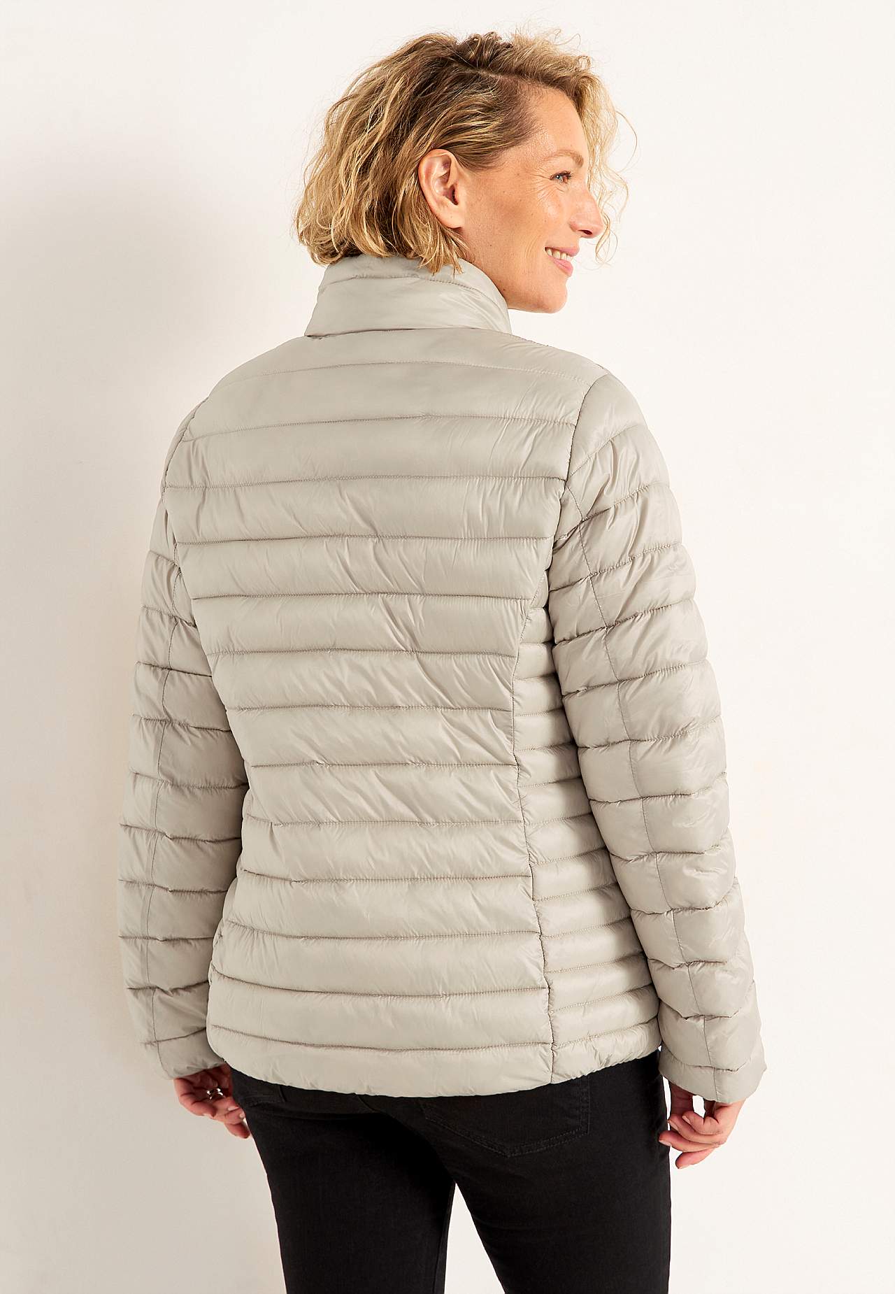 Practical, stylish lightweight jacket