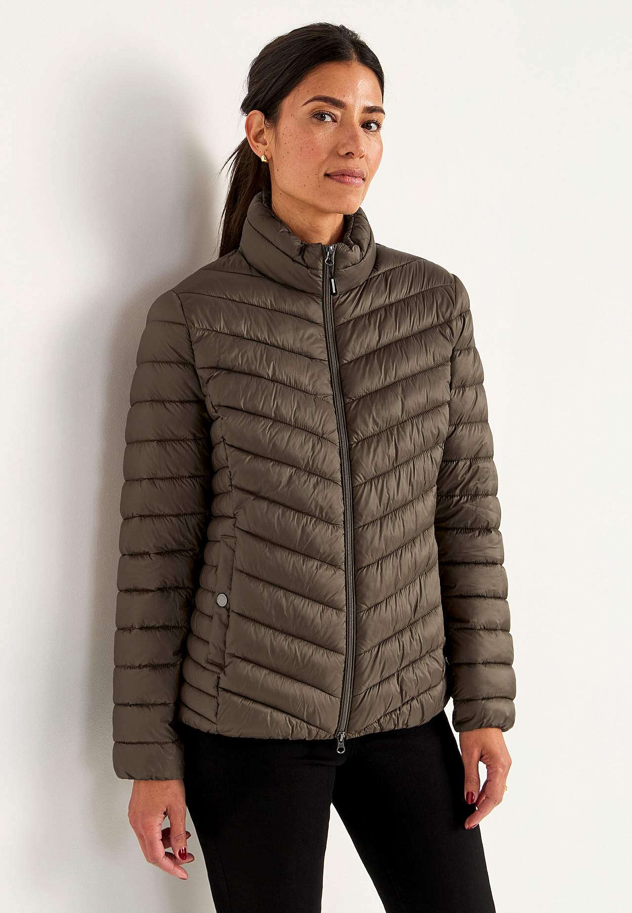 Practical, stylish lightweight jacket