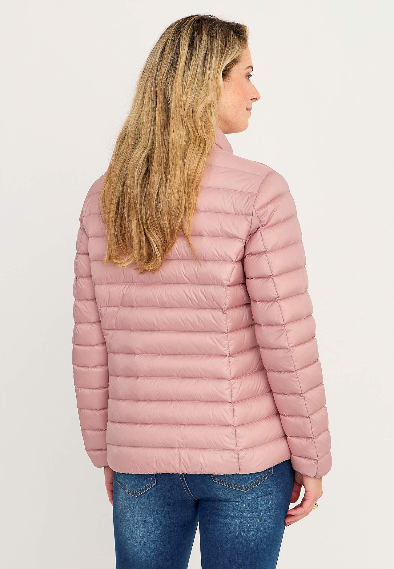 Lightweight jacket in down