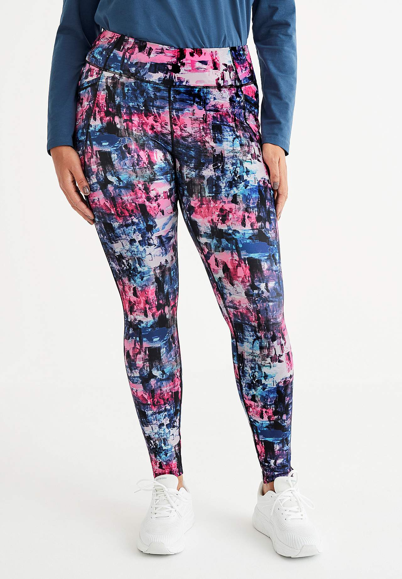 Patterned workout trousers