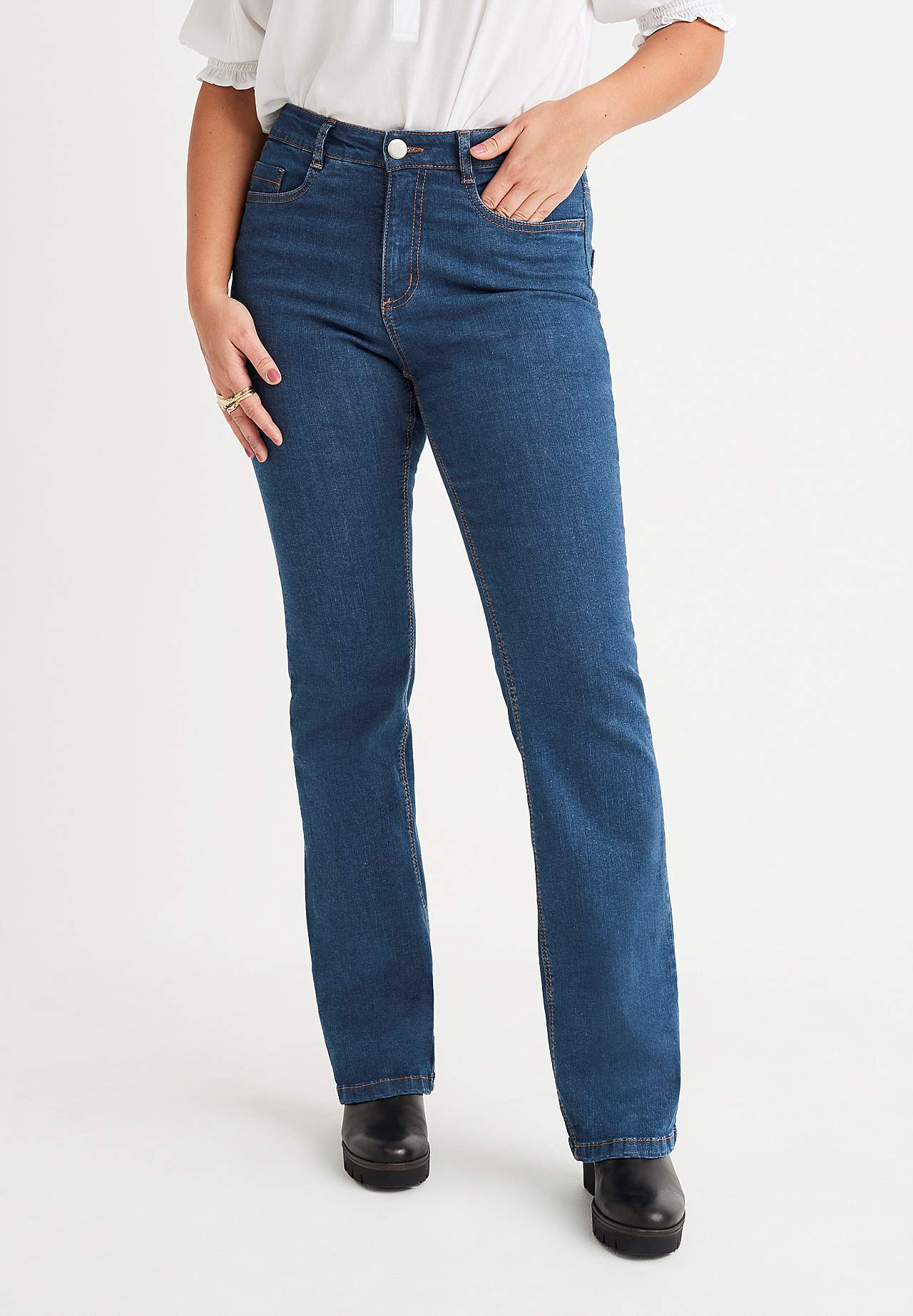 Gently flared jeans Nikita