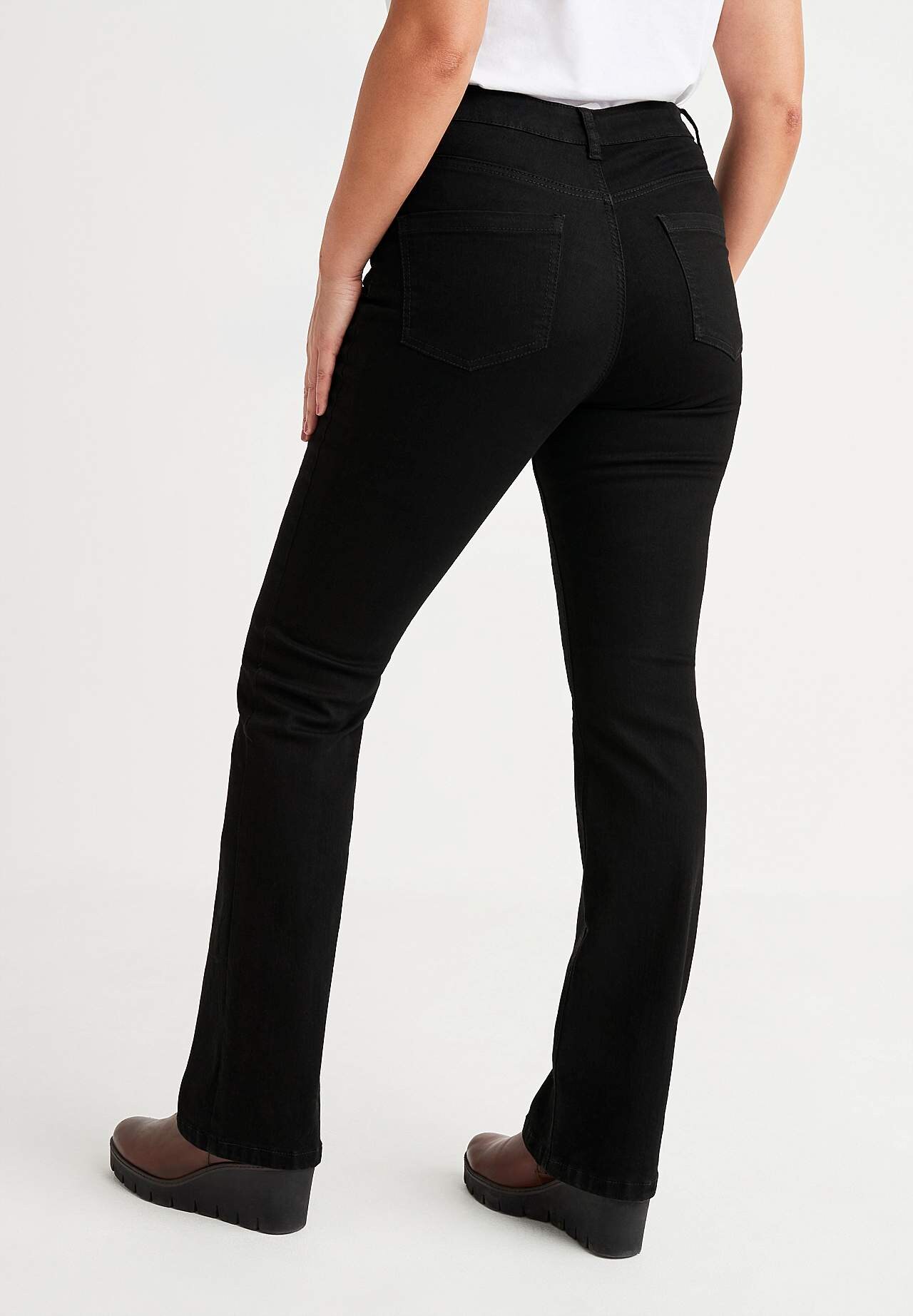 Gently flared jeans Nikita