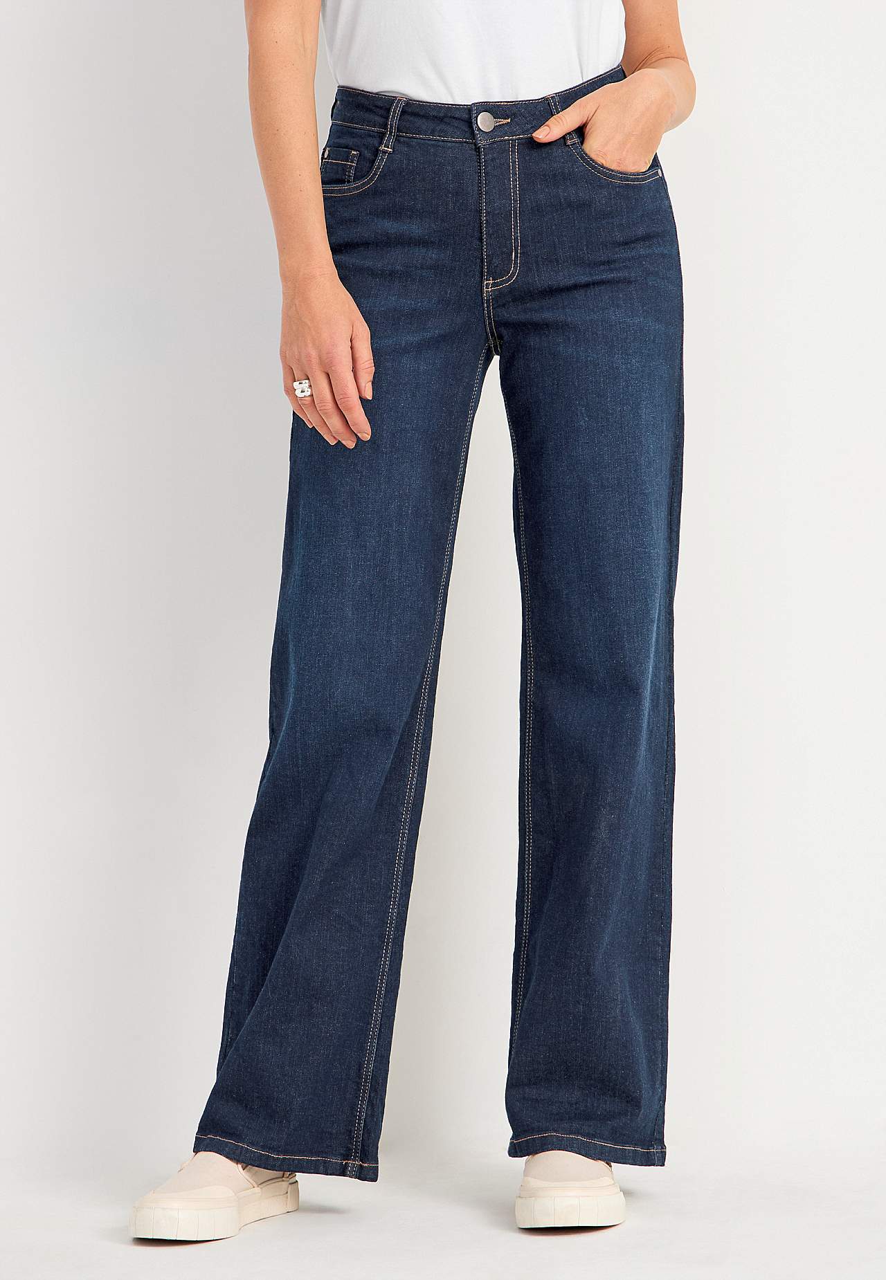 Wide jeans with high waist