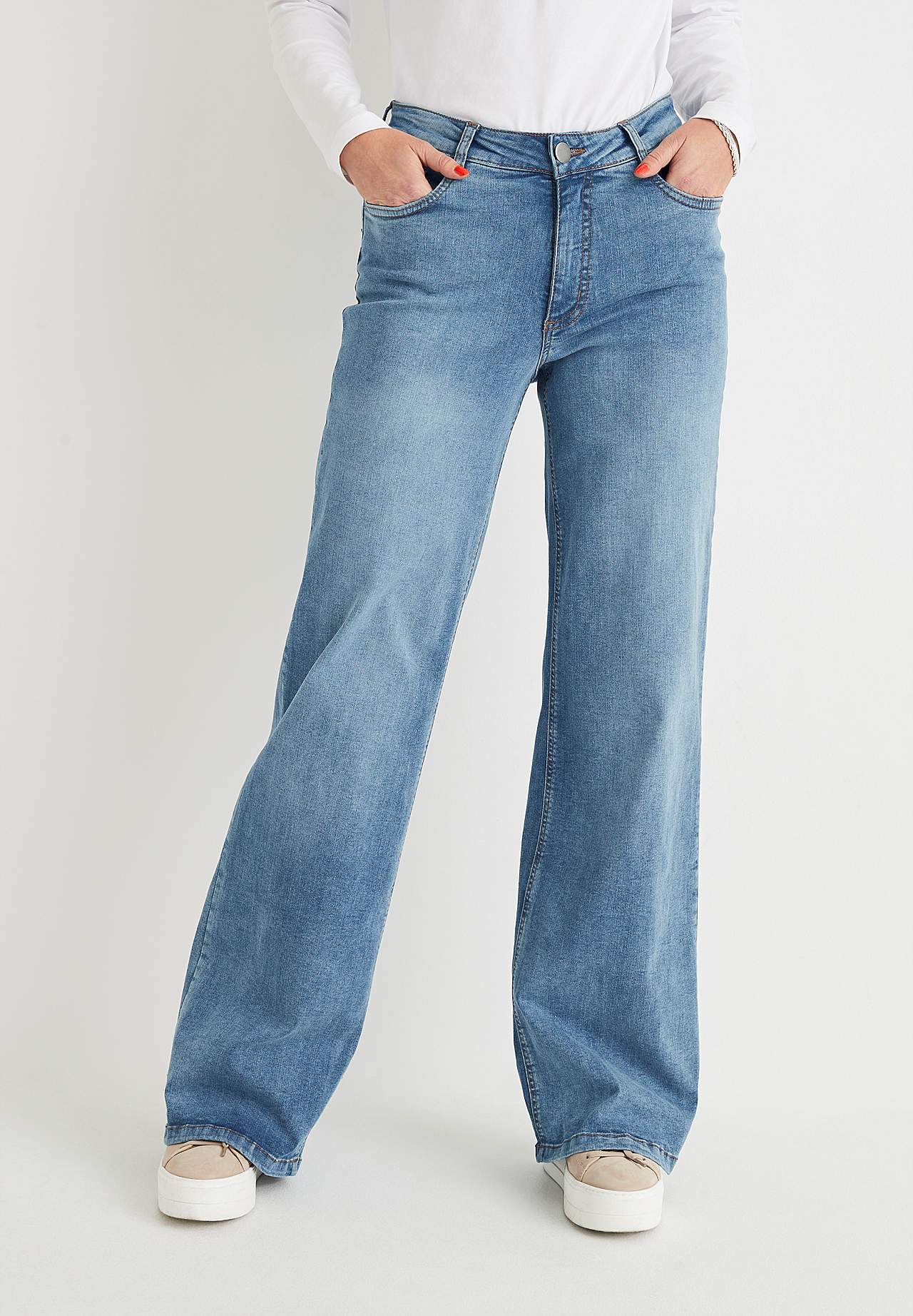 Wide jeans with high waist