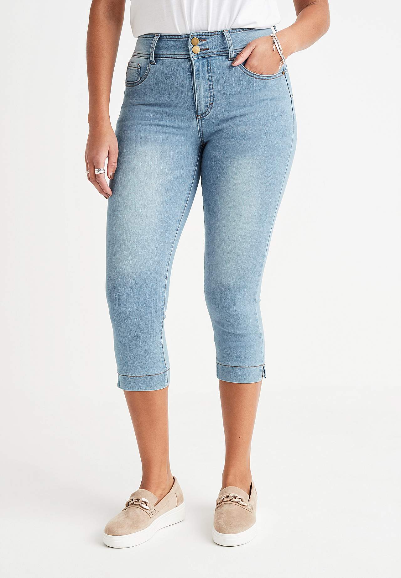 Stretchy crop jeans with shaping effect