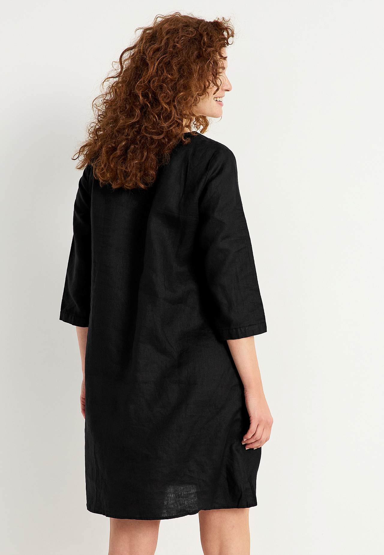 Linen Premium dress with v neckline Joanne