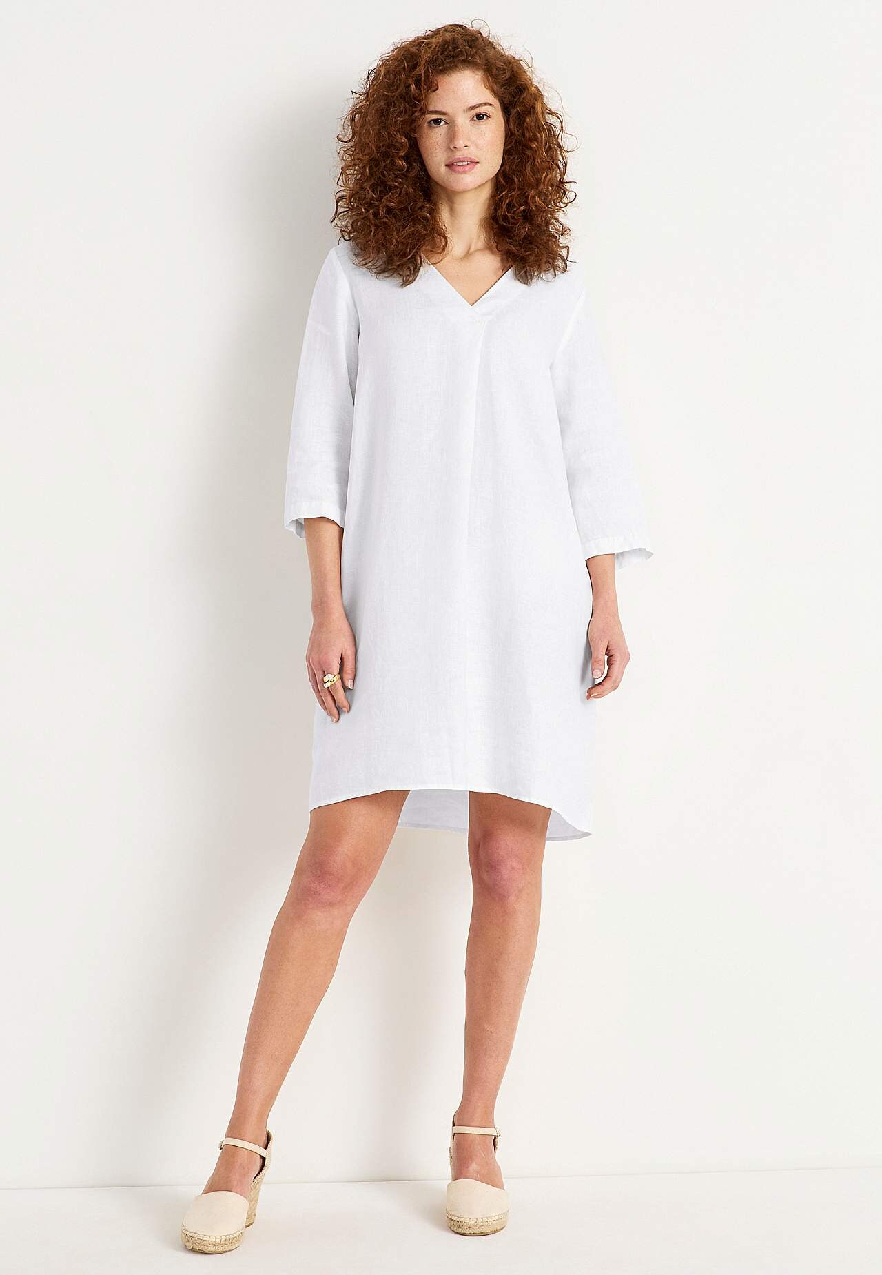 Linen Premium dress with v neckline