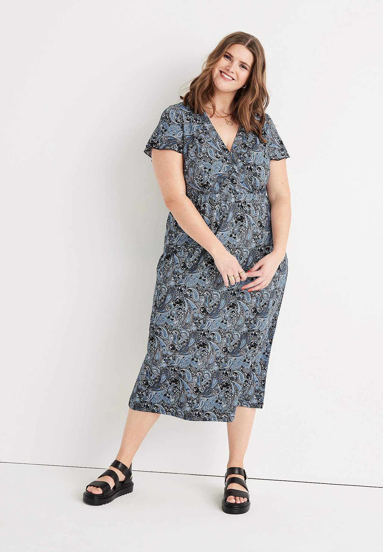 Patterned maxi dress with cutted seam at the waist