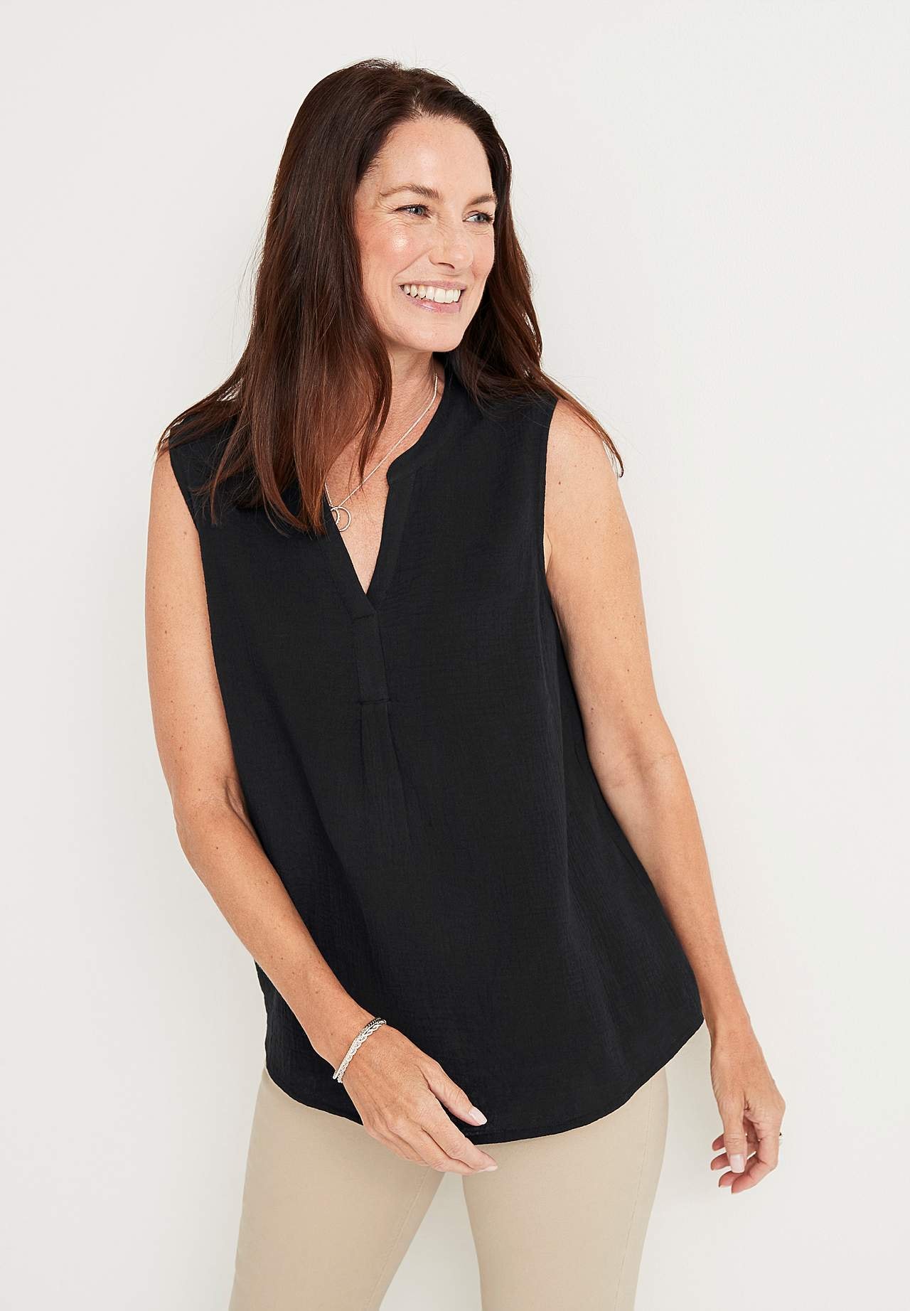 Sleeveless, crinkled blouse