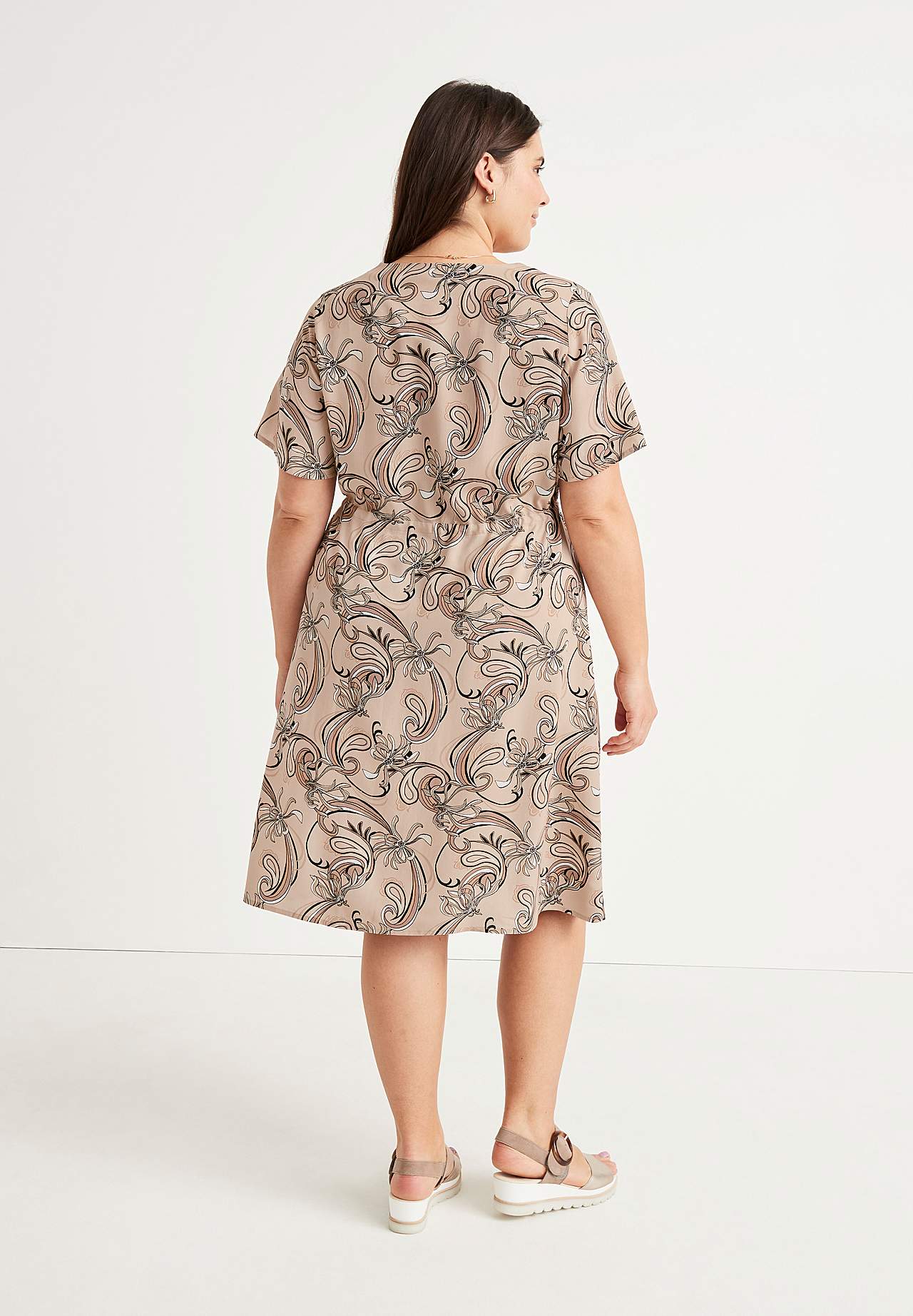 Patterned viscose dress with short sleeves