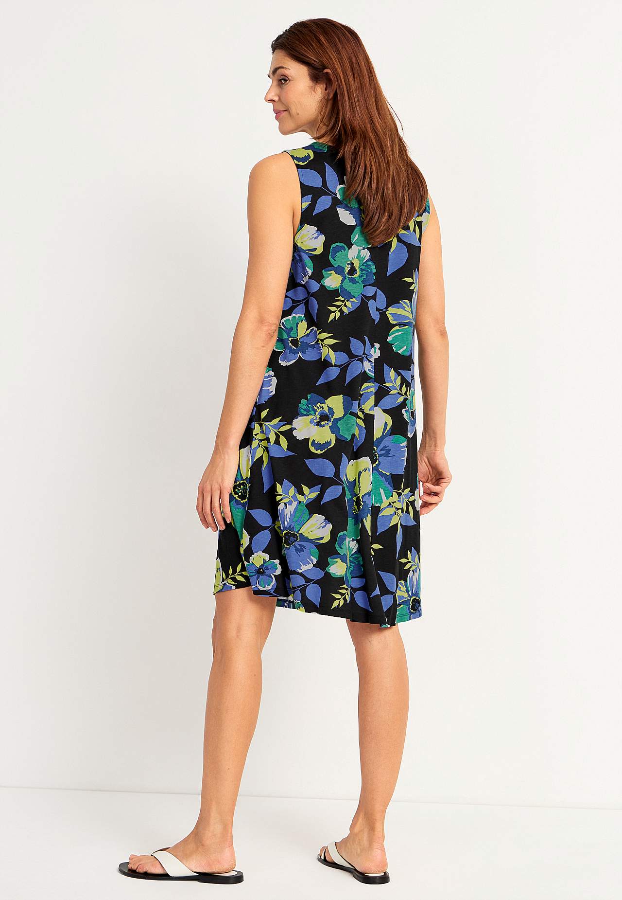 V-neck, sleeveless jersey dress