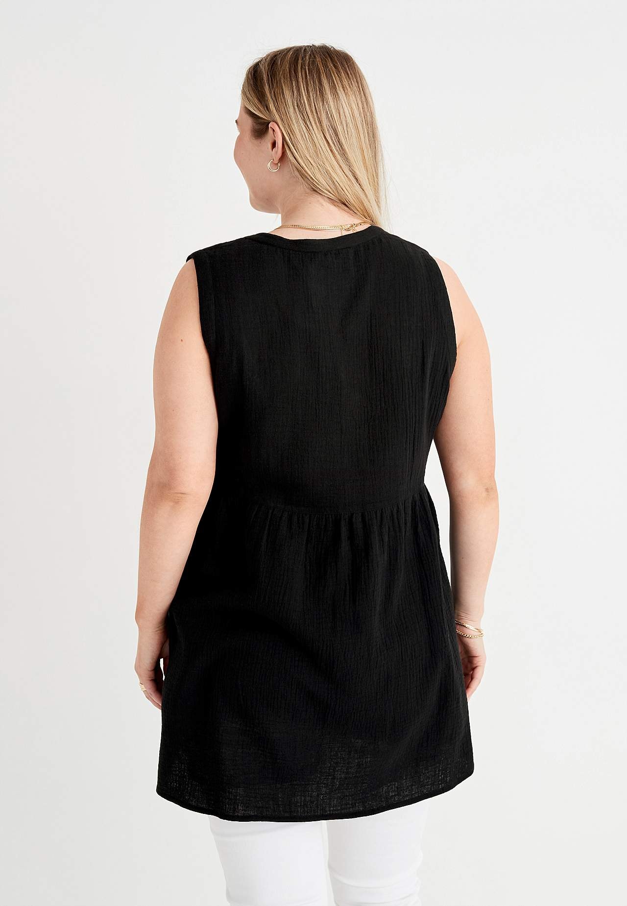 Sleeveless tunic