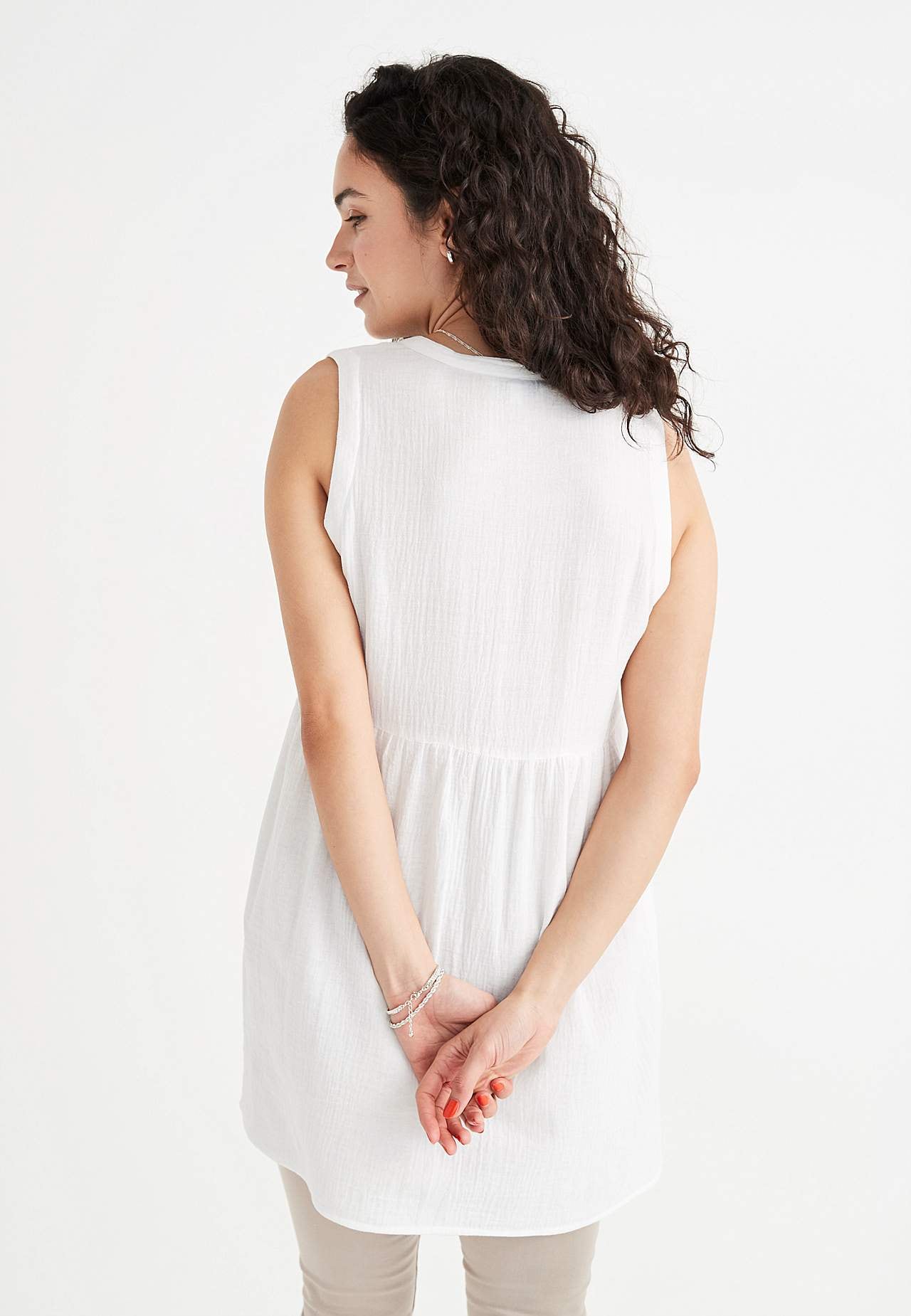 Sleeveless tunic