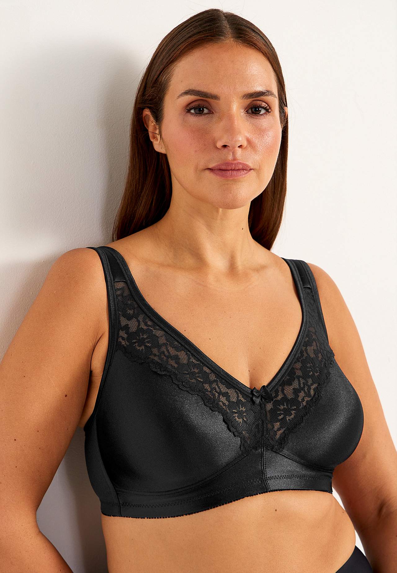 Bra with soft lace