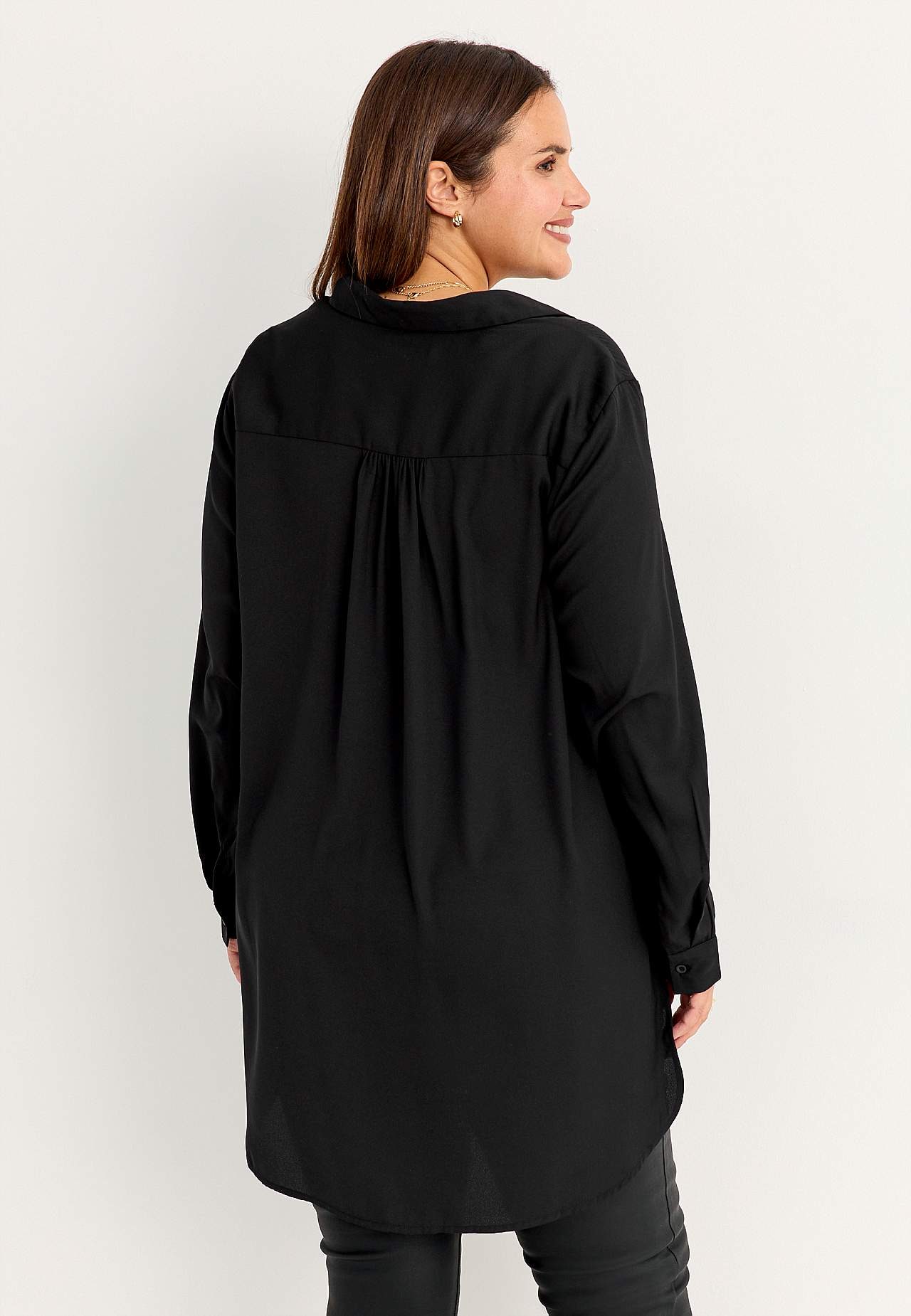 Long shirt with buttons