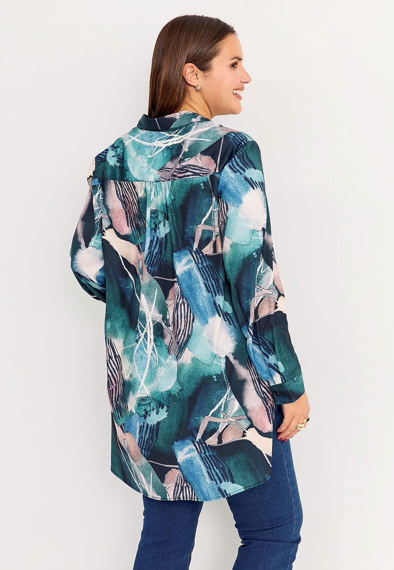 Long shirt with buttons
