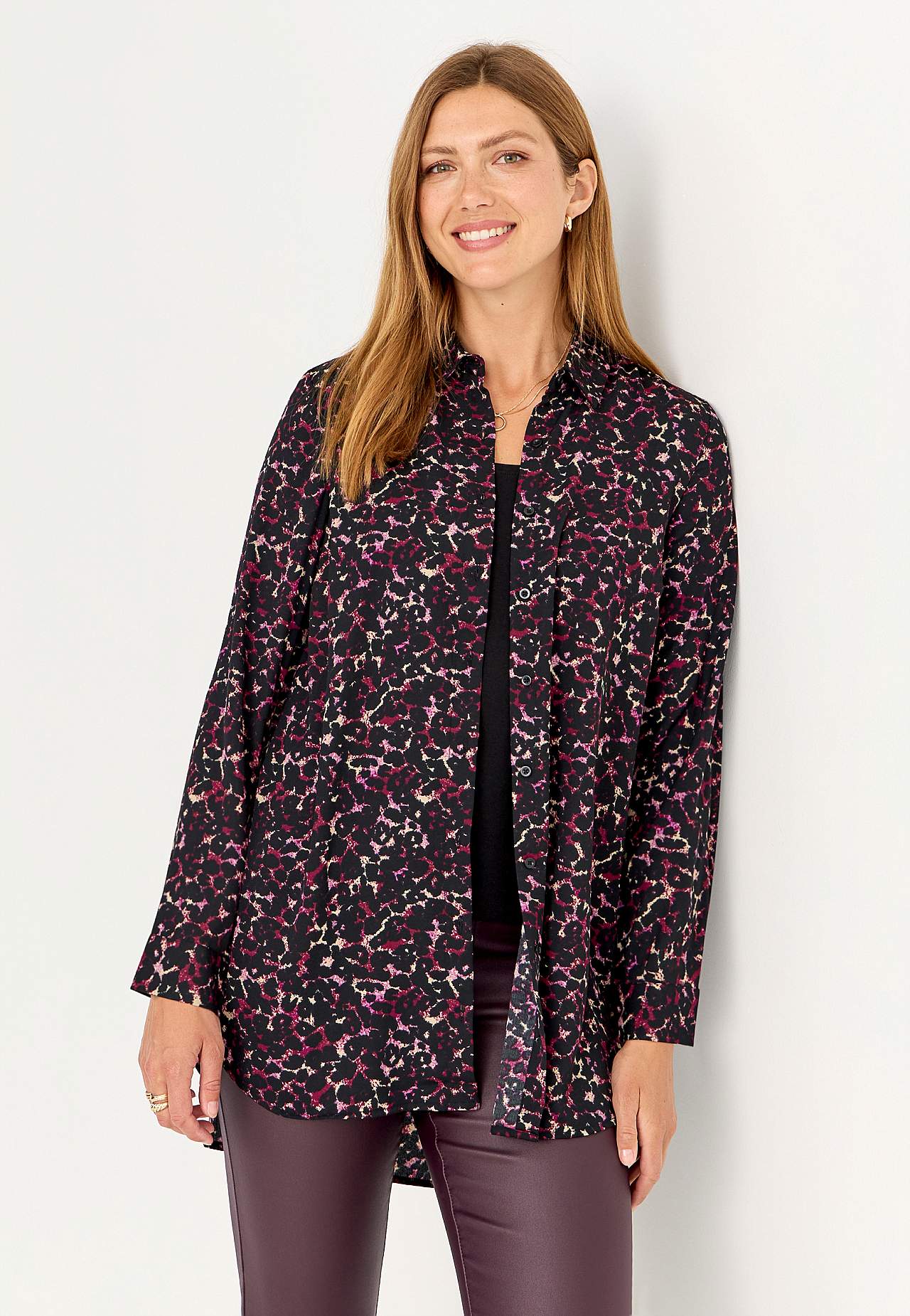 Long shirt with buttons
