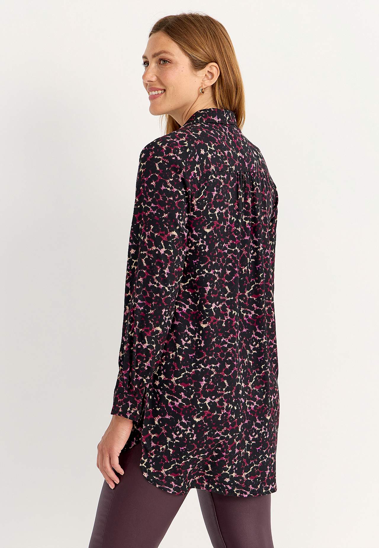 Long shirt with buttons