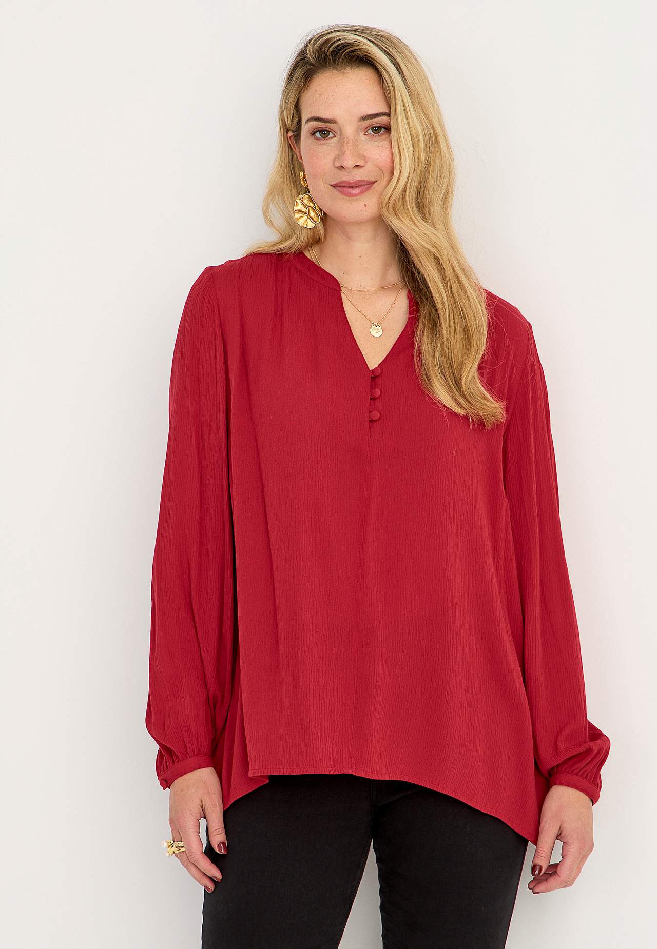 Crepe blouse with buttons
