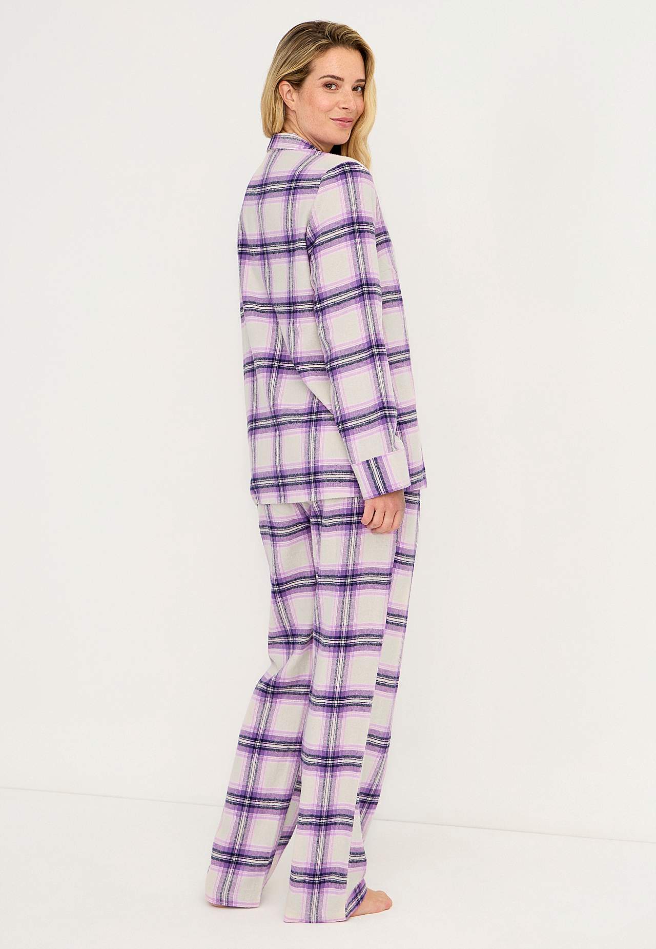 Checked pyjamas in flannel