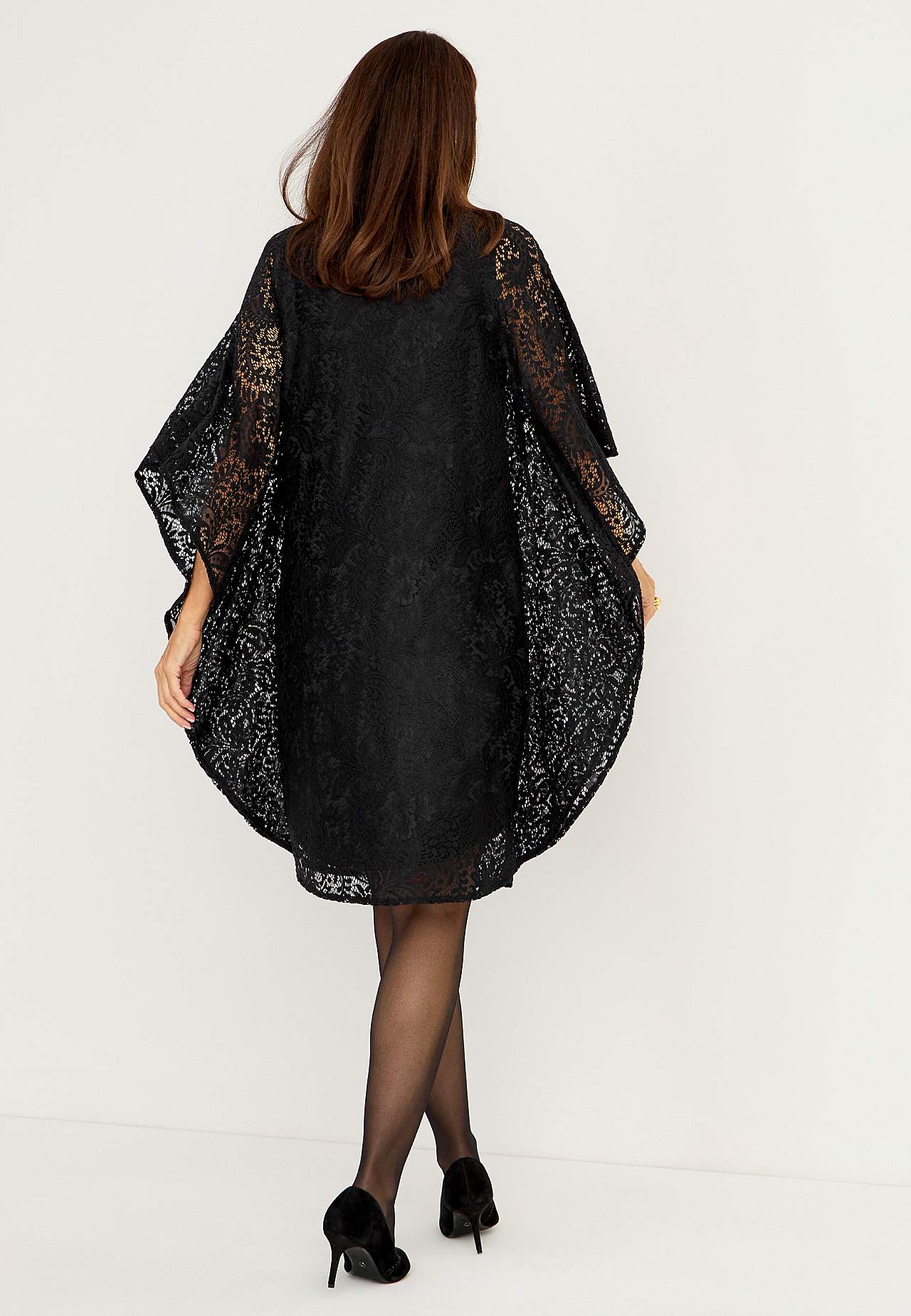 Short lace dress