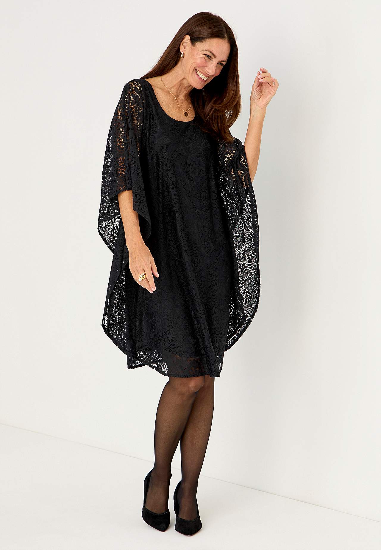 Short lace dress