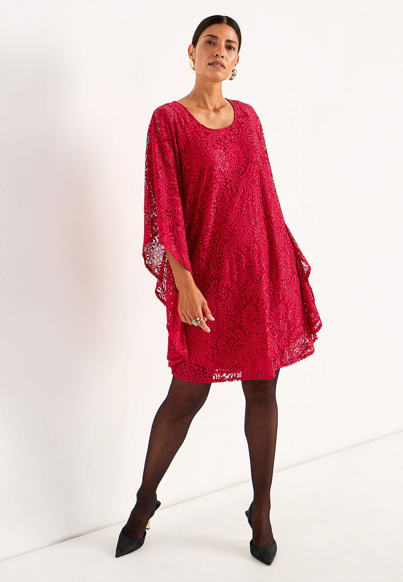Short lace dress