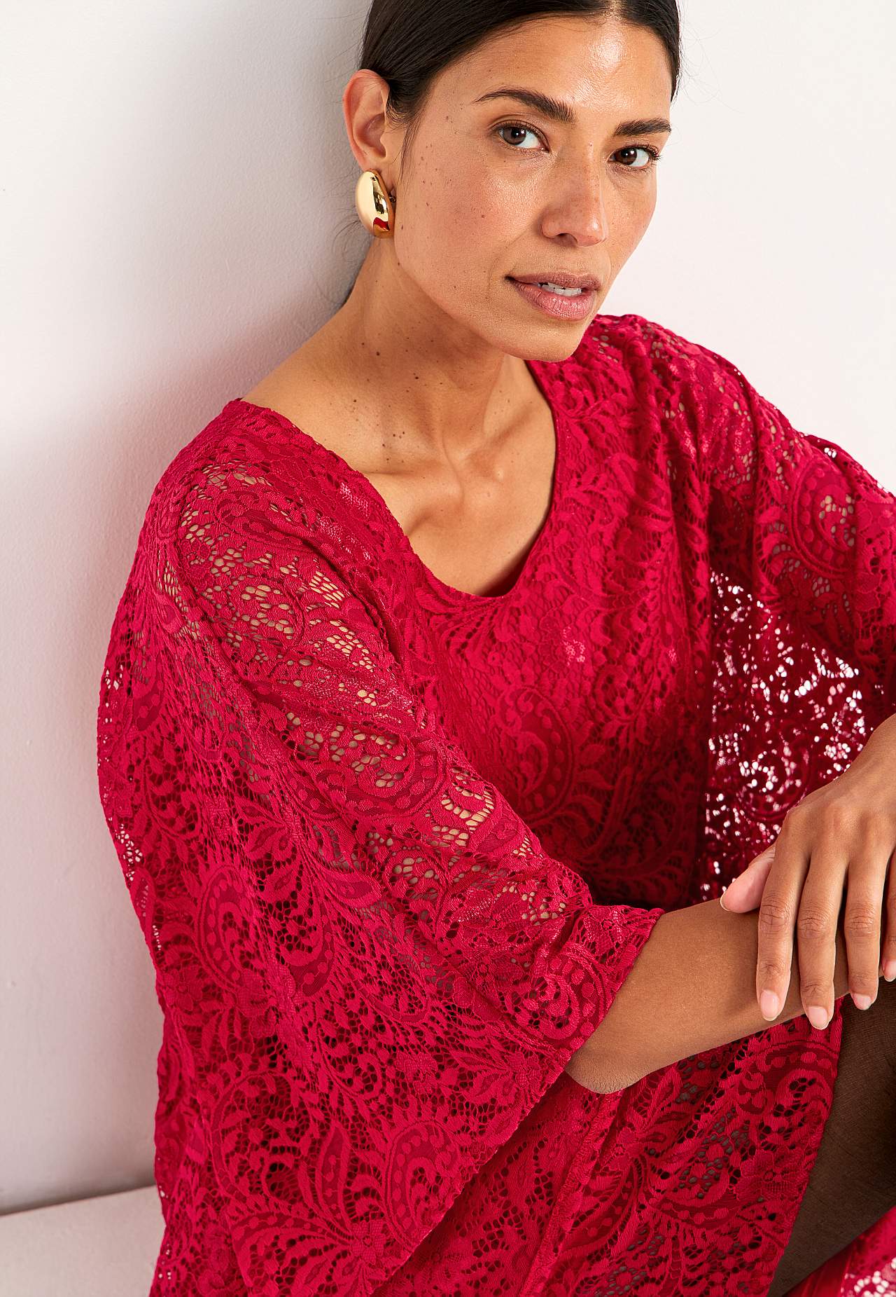 Short lace dress