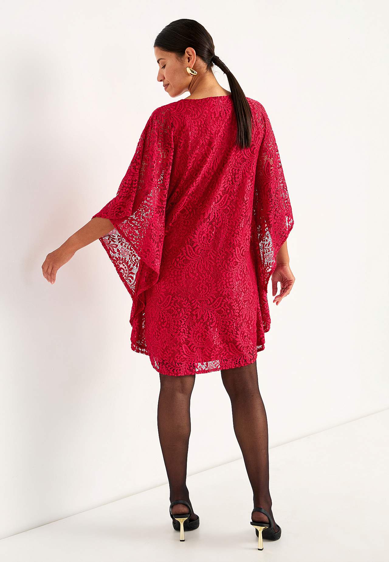 Short lace dress