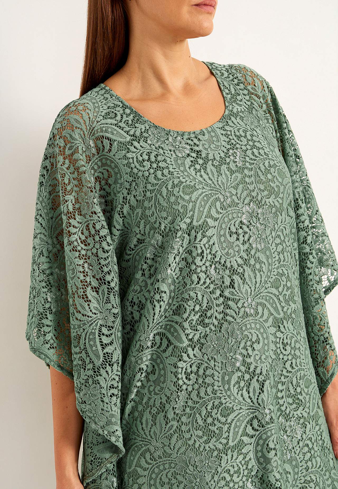 Short lace dress