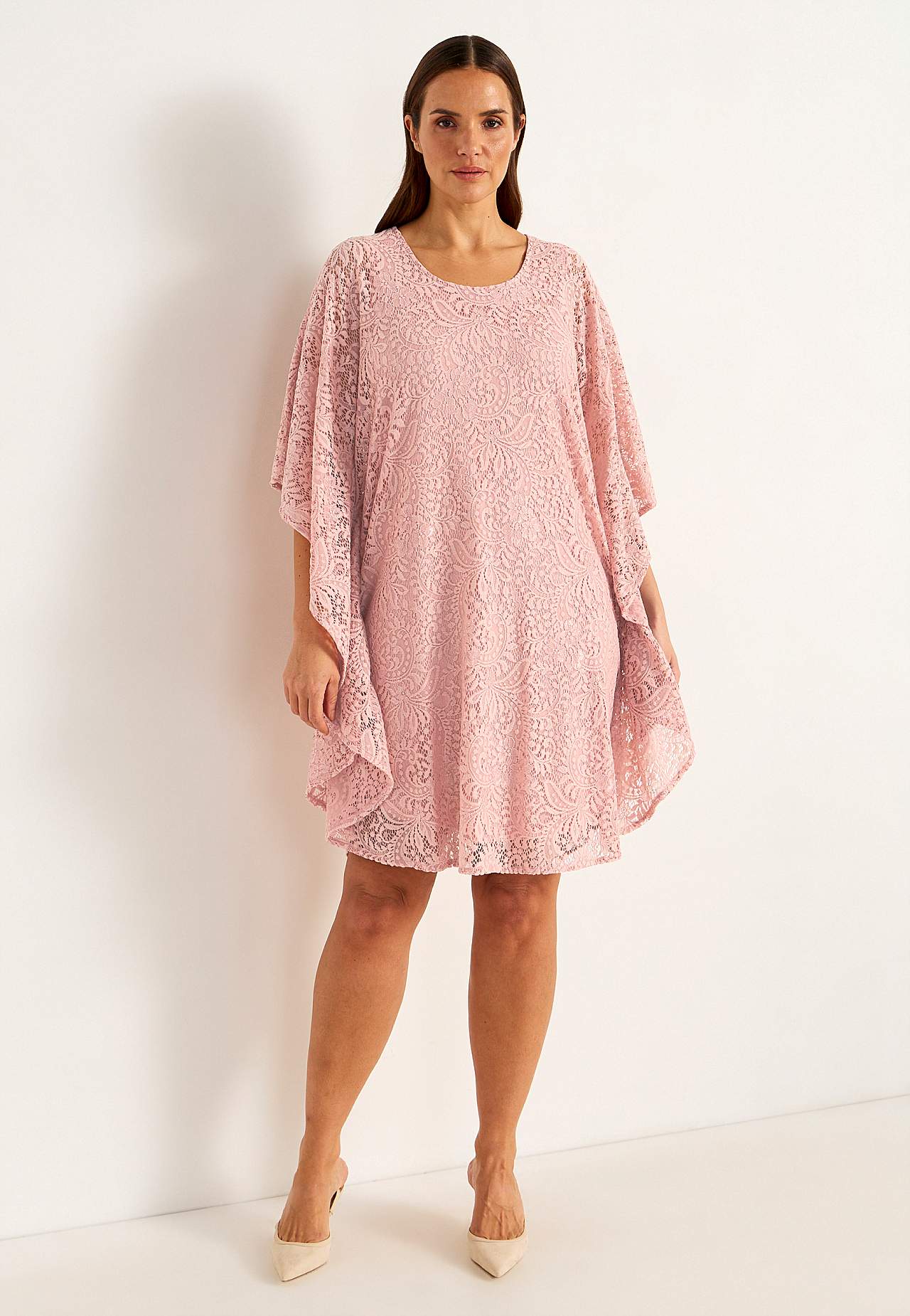 Short lace dress
