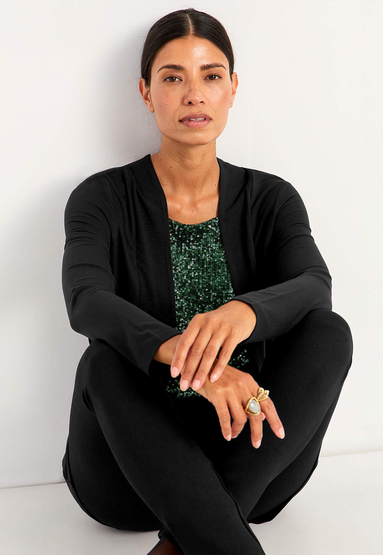 Long-sleeved 2-in-1 top with sequins