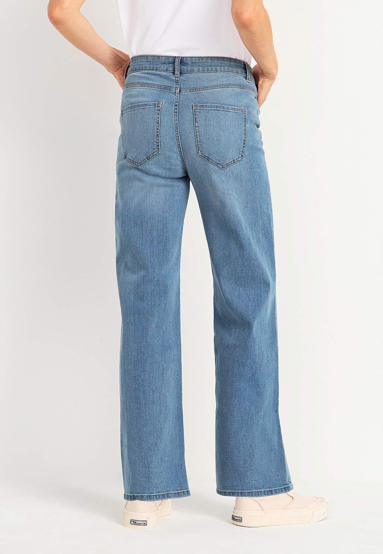 Stretch jeans with high waist