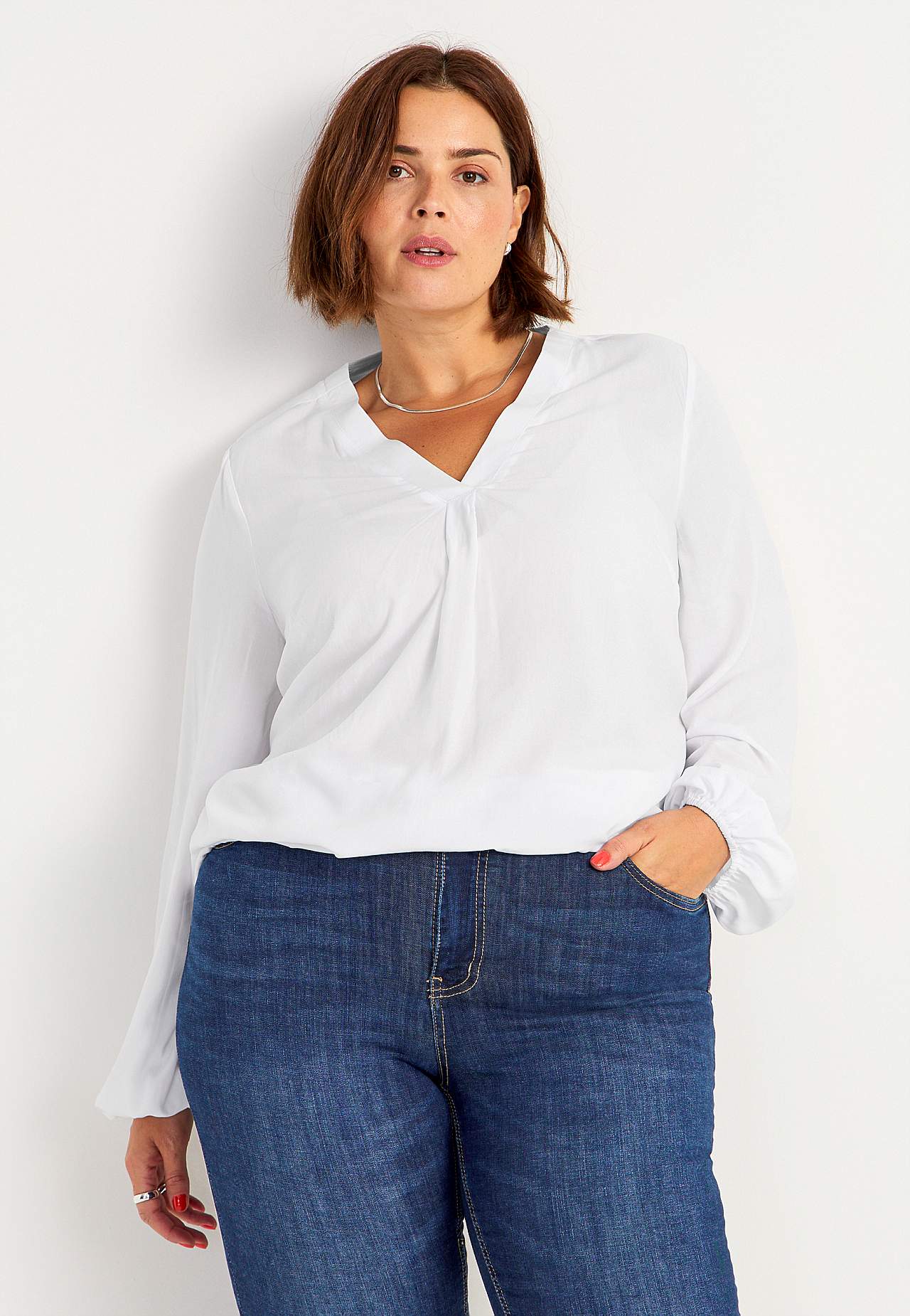Long-sleeved blouse