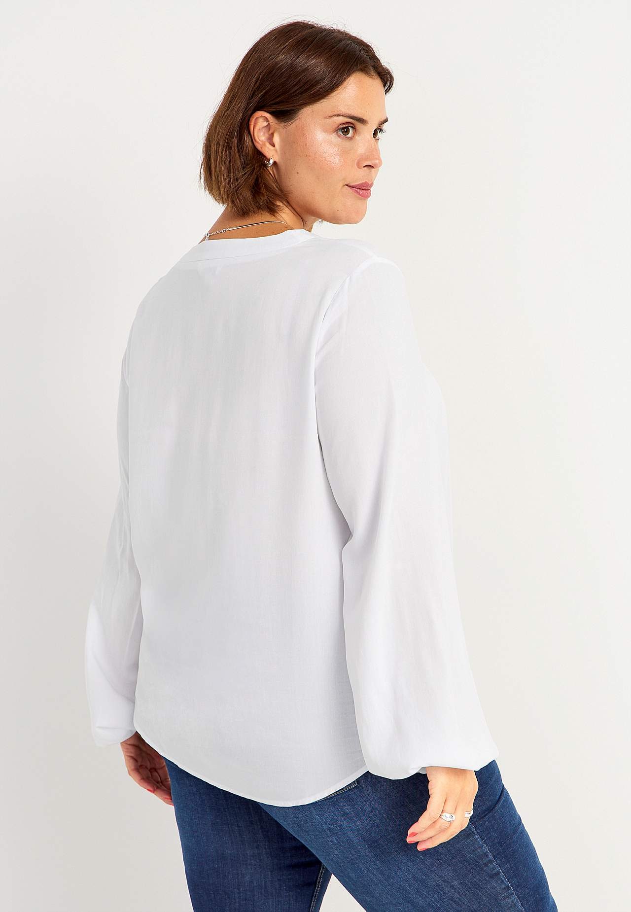 Long-sleeved blouse