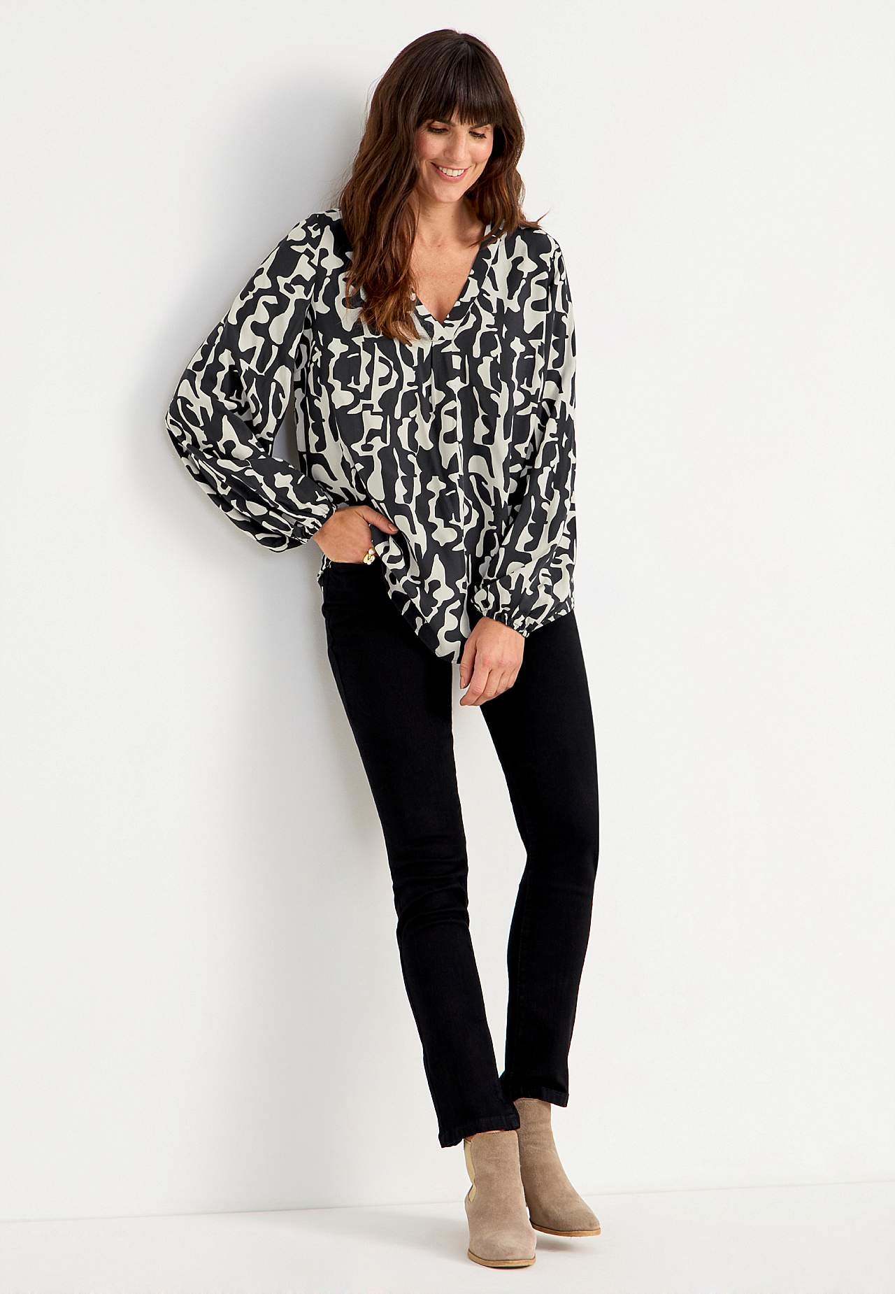 Long-sleeved blouse