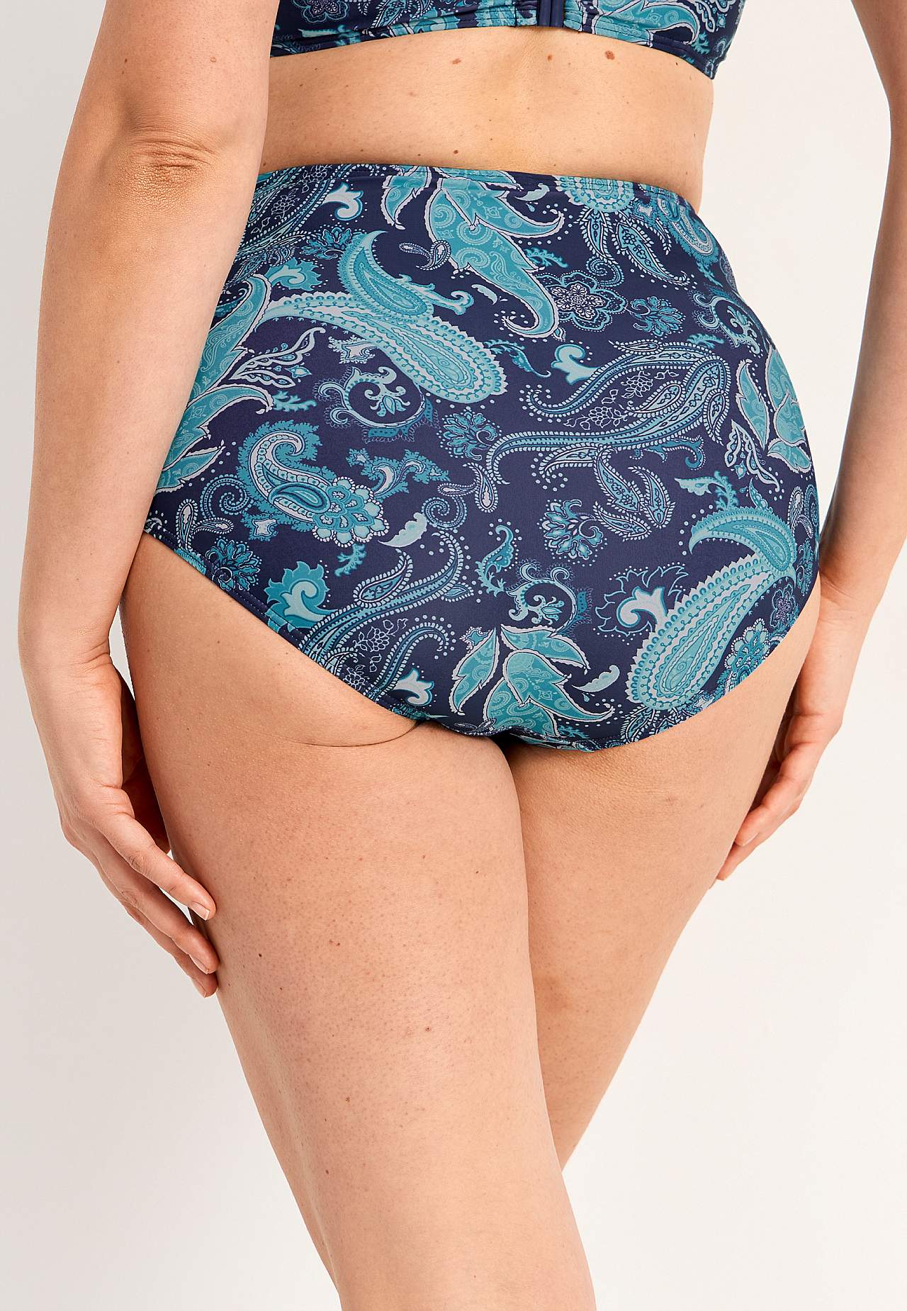 Bikini bottom with high waist