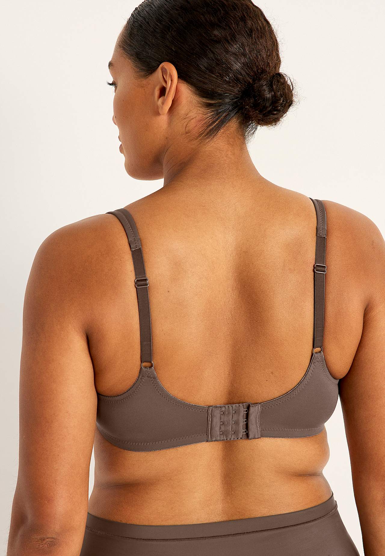 Lightly padded t-shirt bra