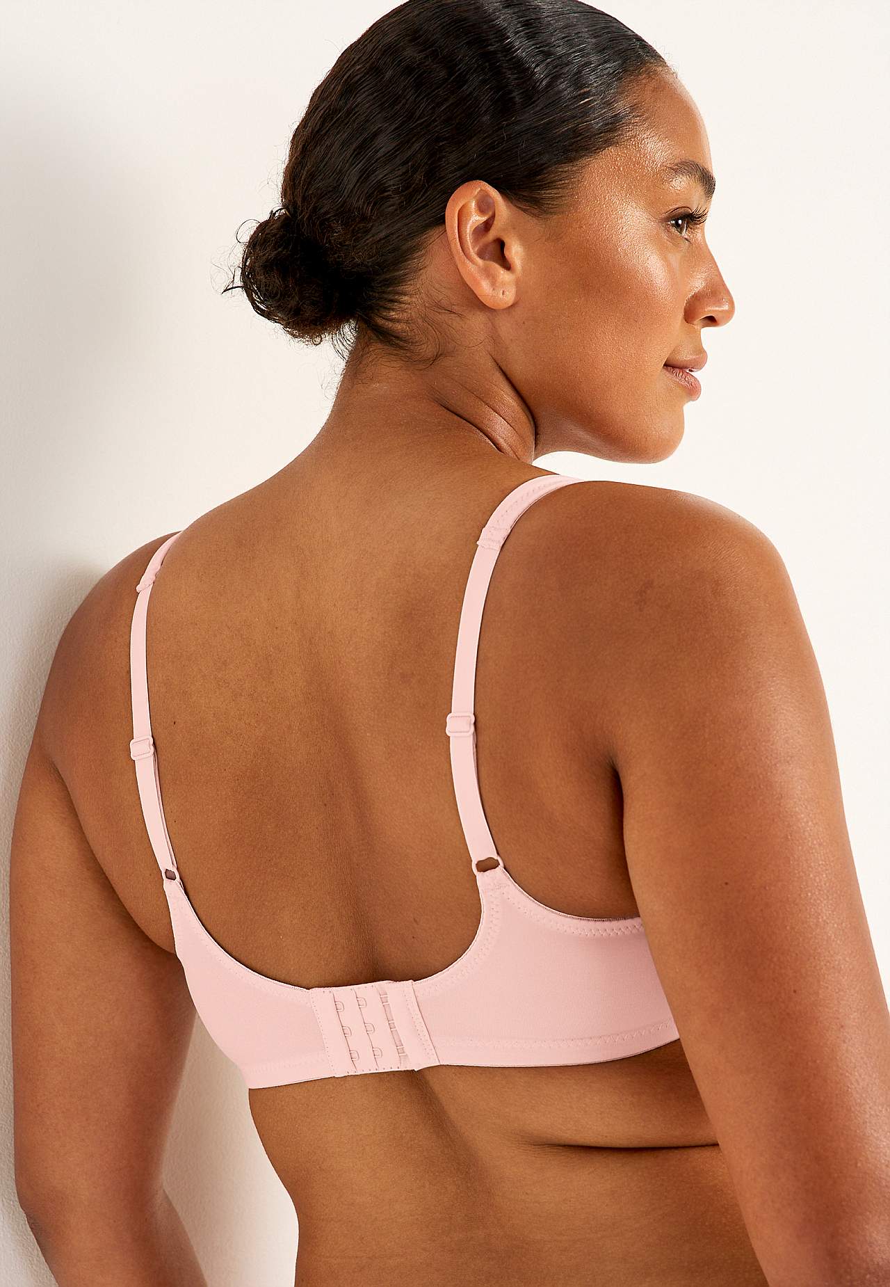Lightly padded t-shirt bra
