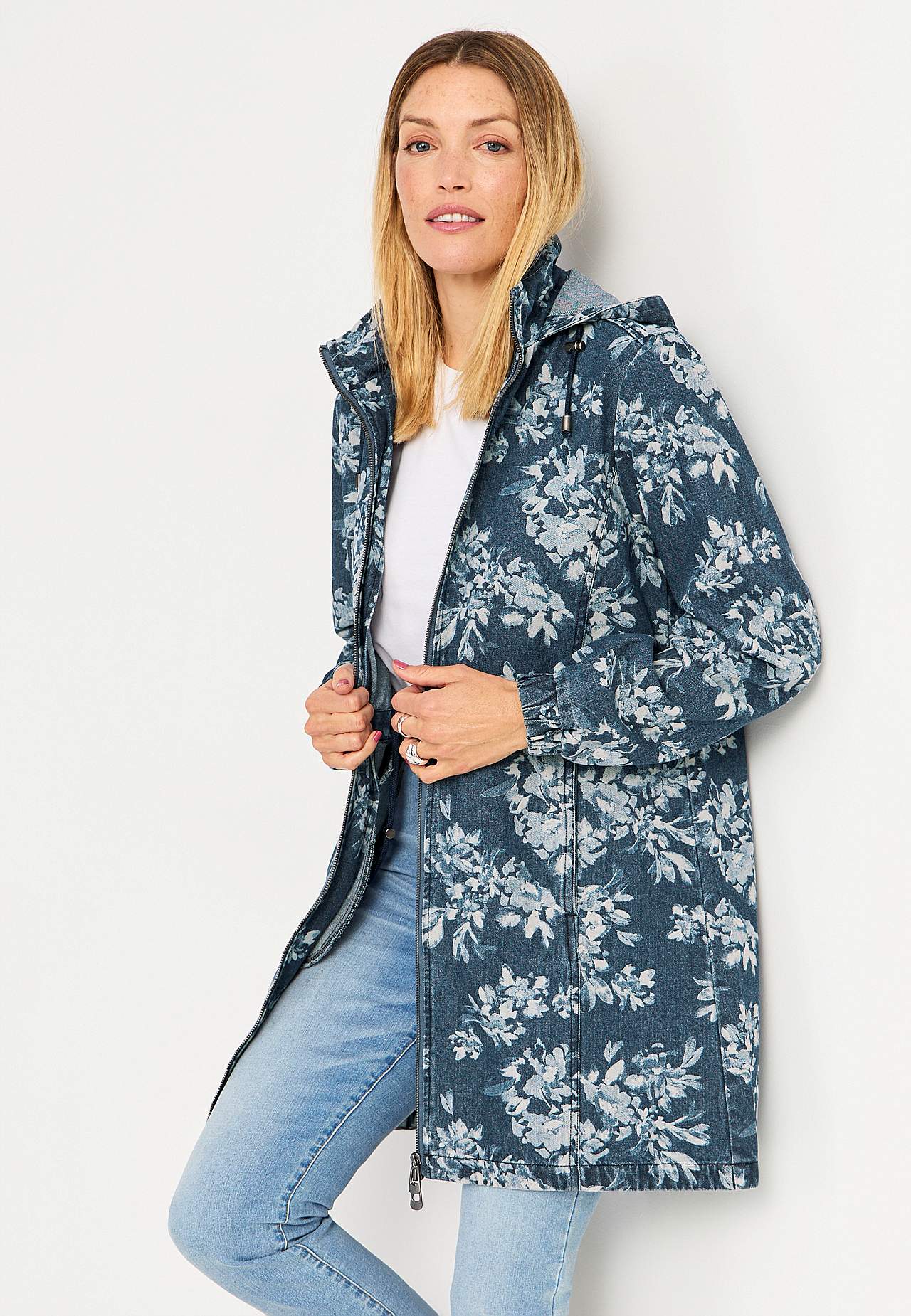 Patterned parka in denim