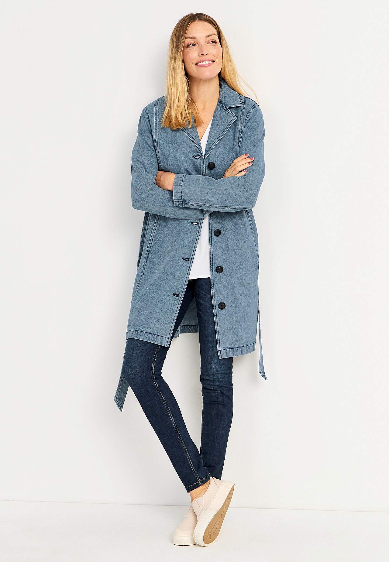 Coat in denim with belt tie
