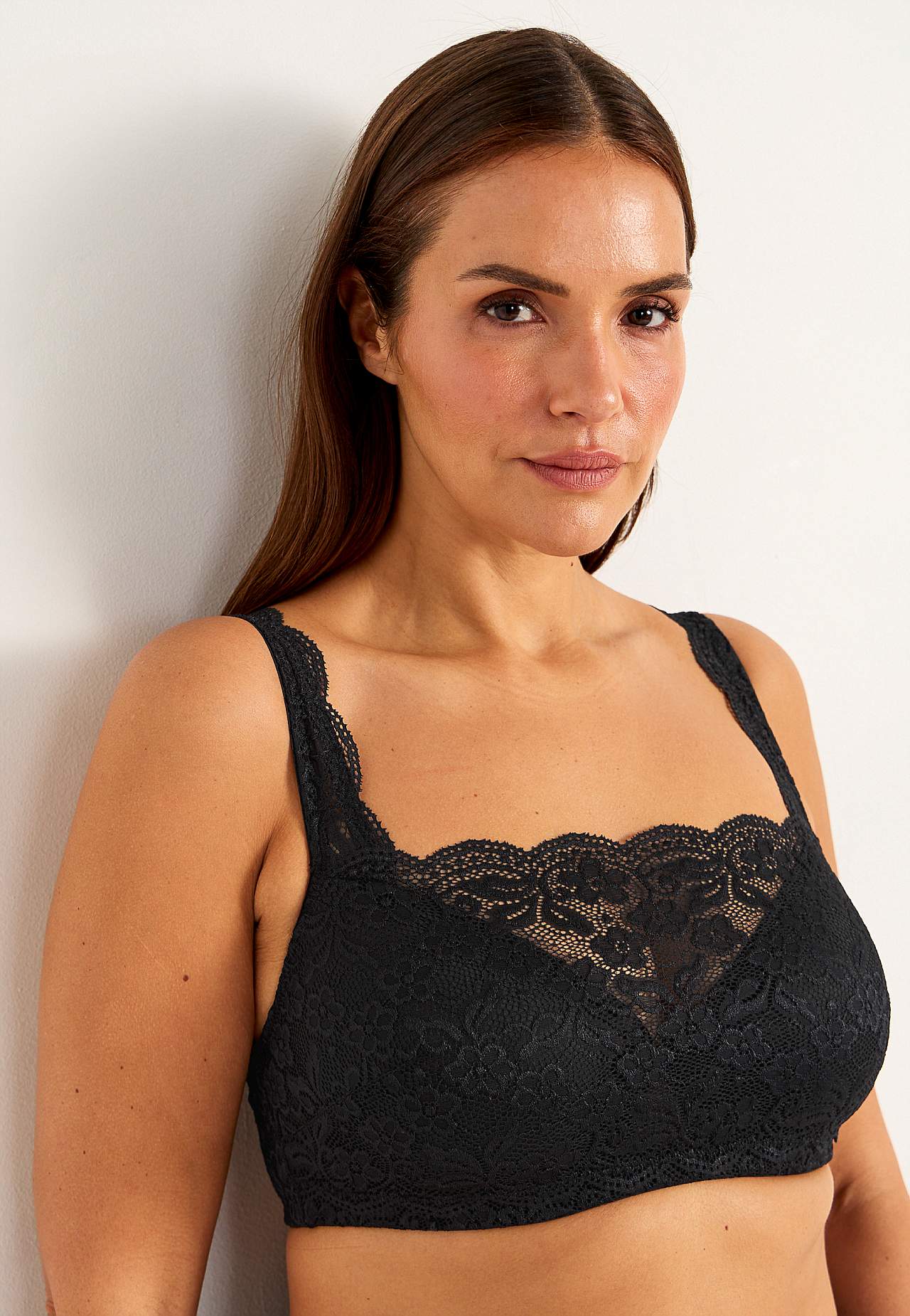 Underwired bra with lace