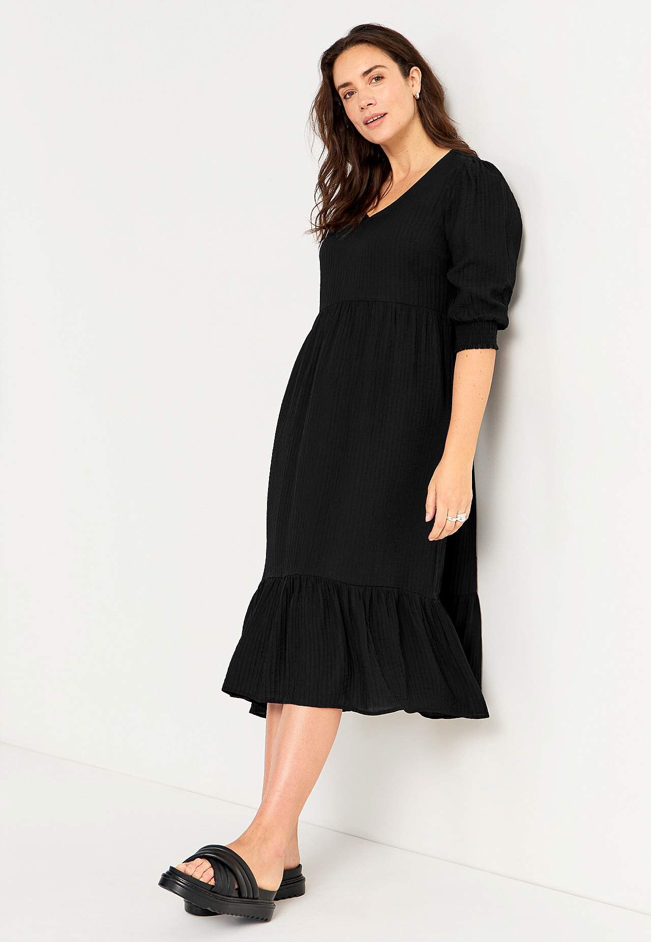 Woven dress with frill