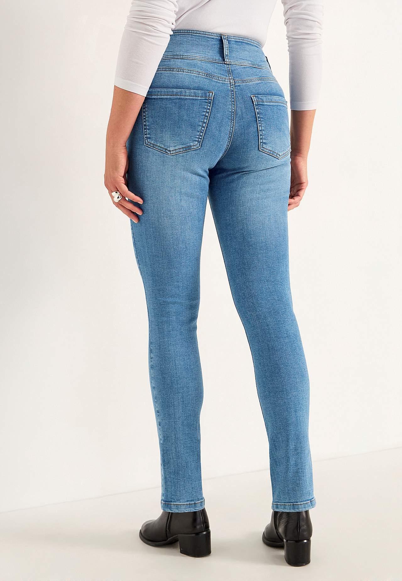 Slim jeans with high rise - three lengths