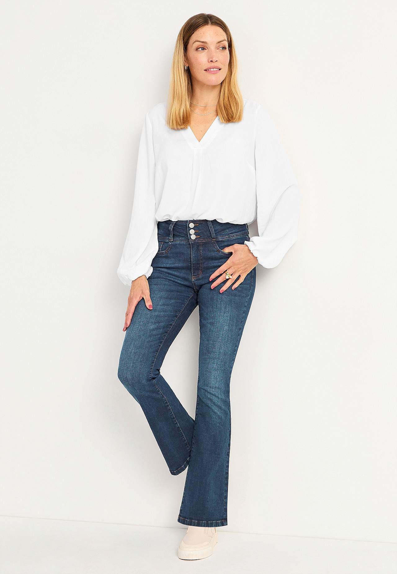 Boot cut jeans with high waist