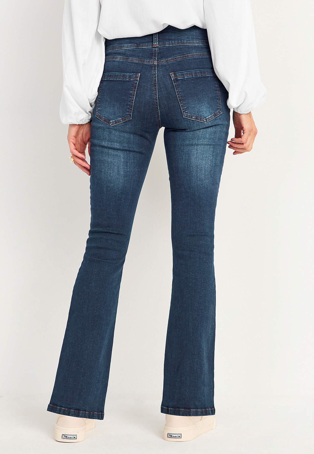 Boot cut jeans with high waist