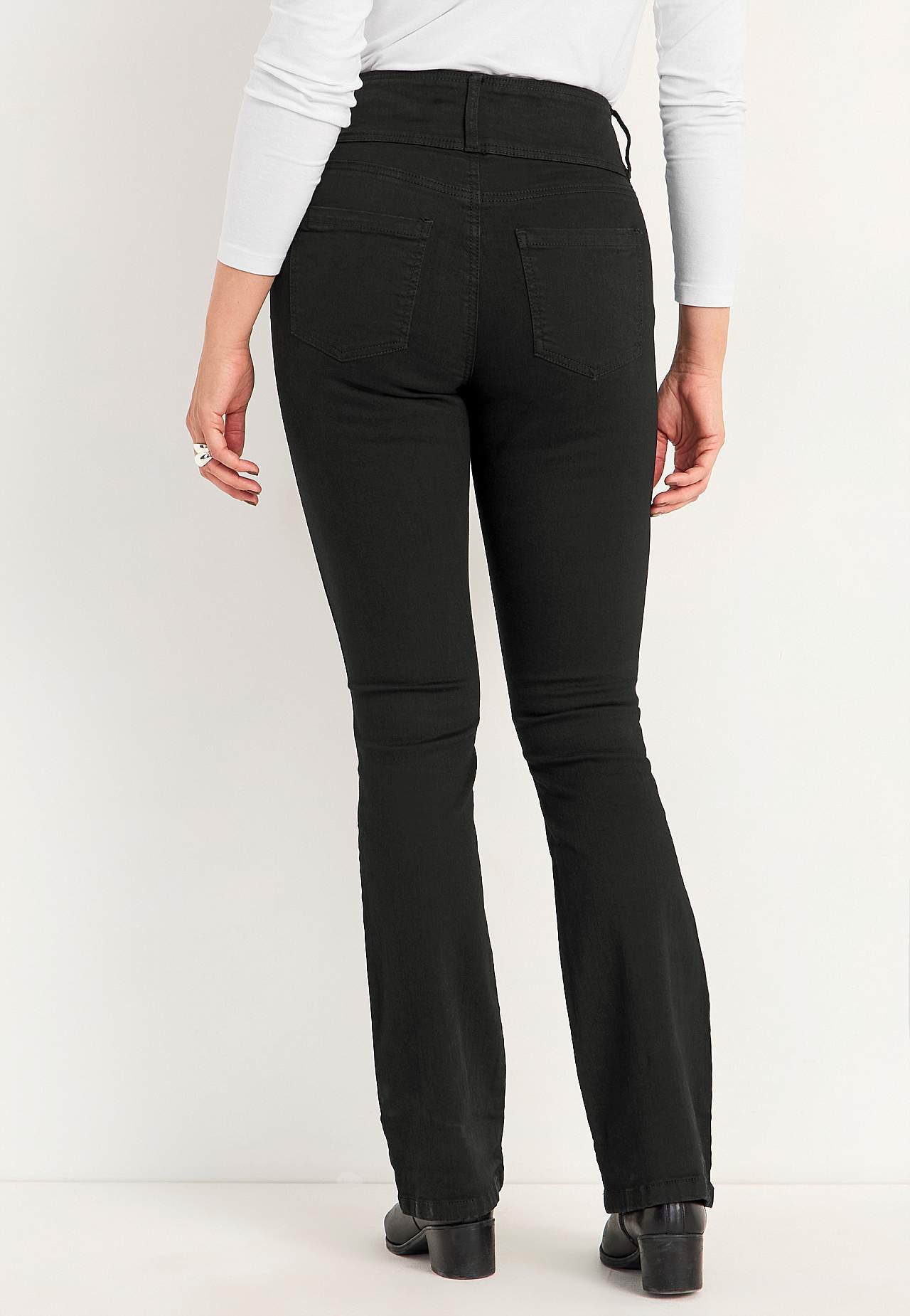 Boot cut jeans with high waist