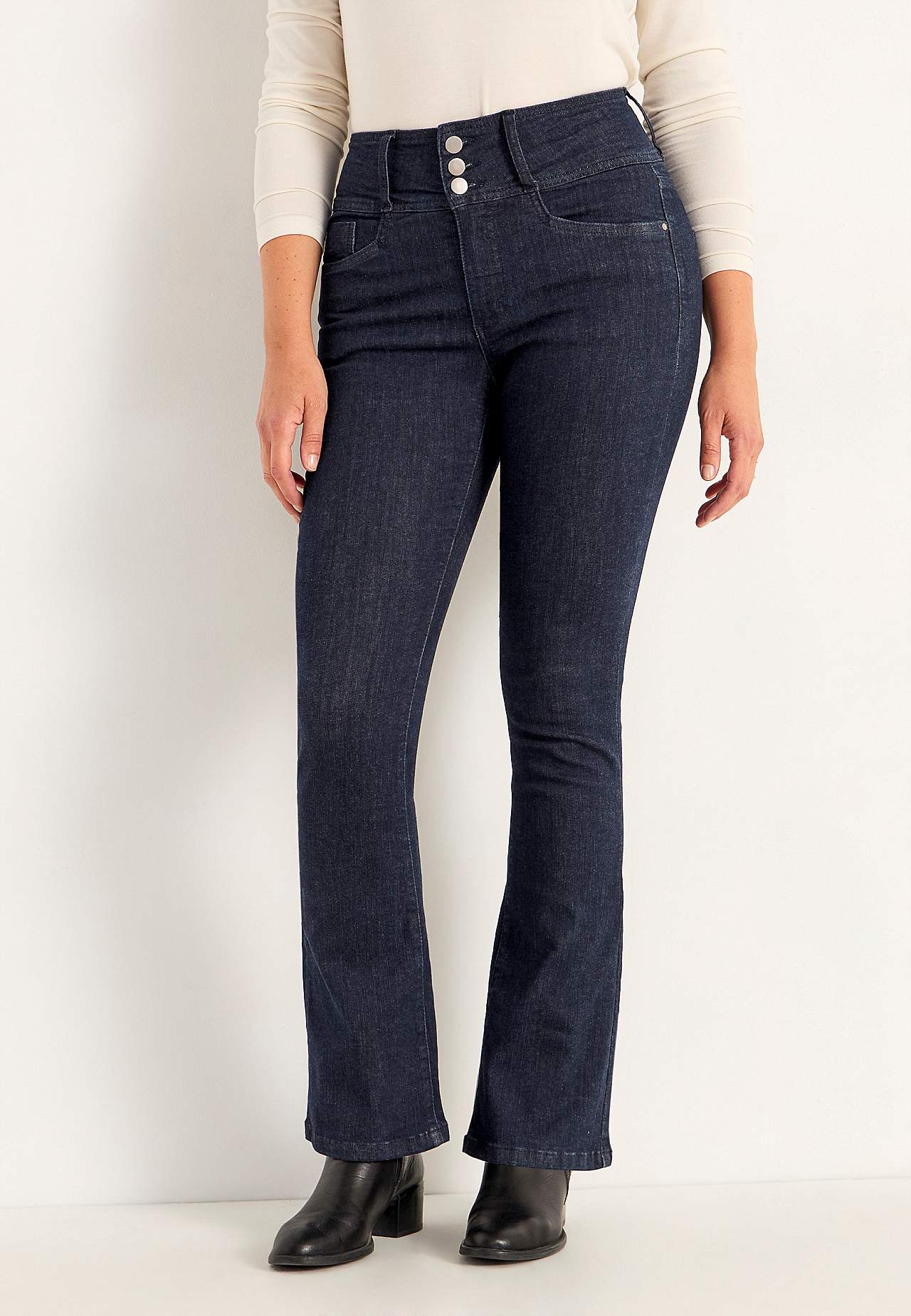 Boot cut jeans with high waist