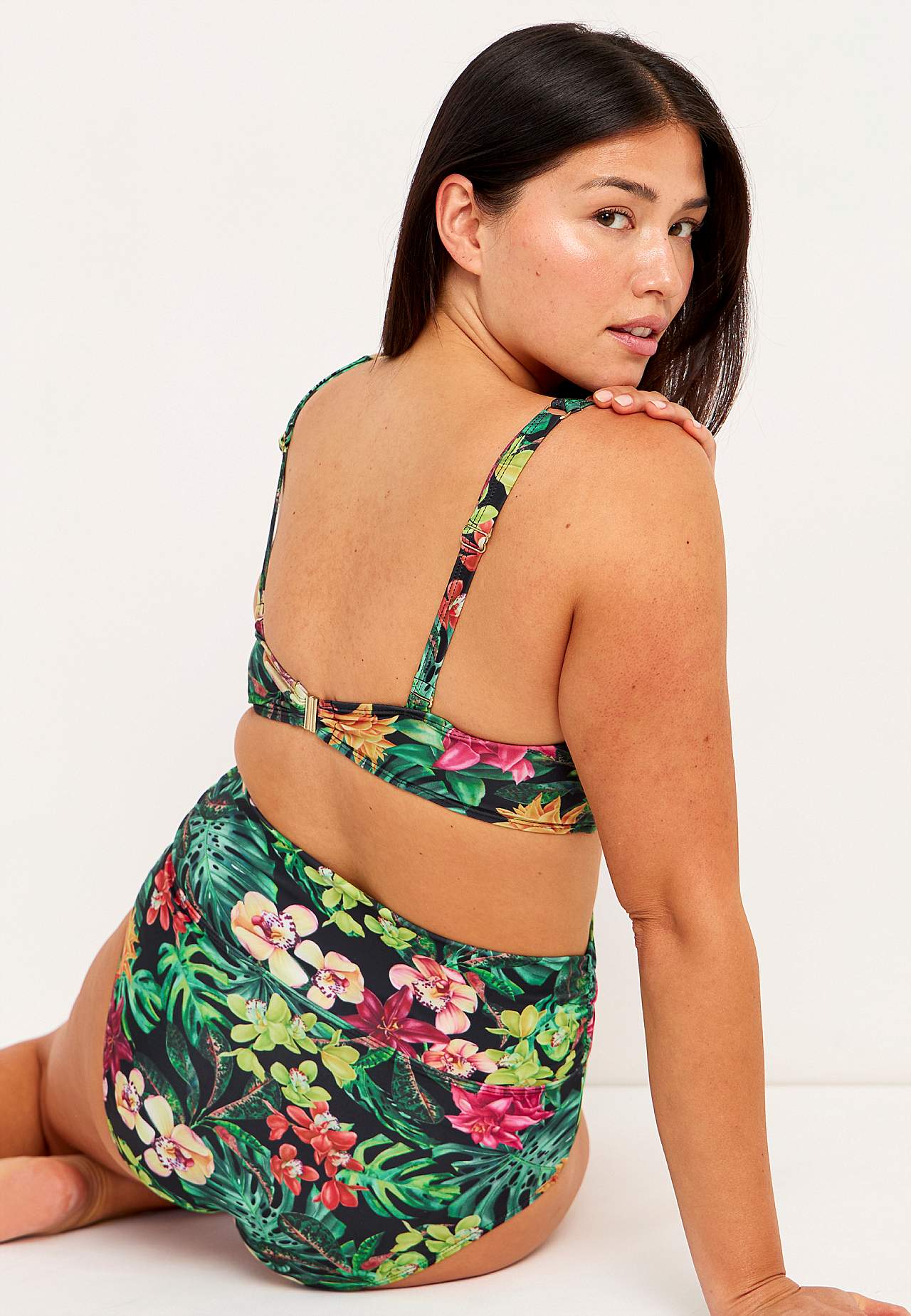 Bikini bra with tropical pattern